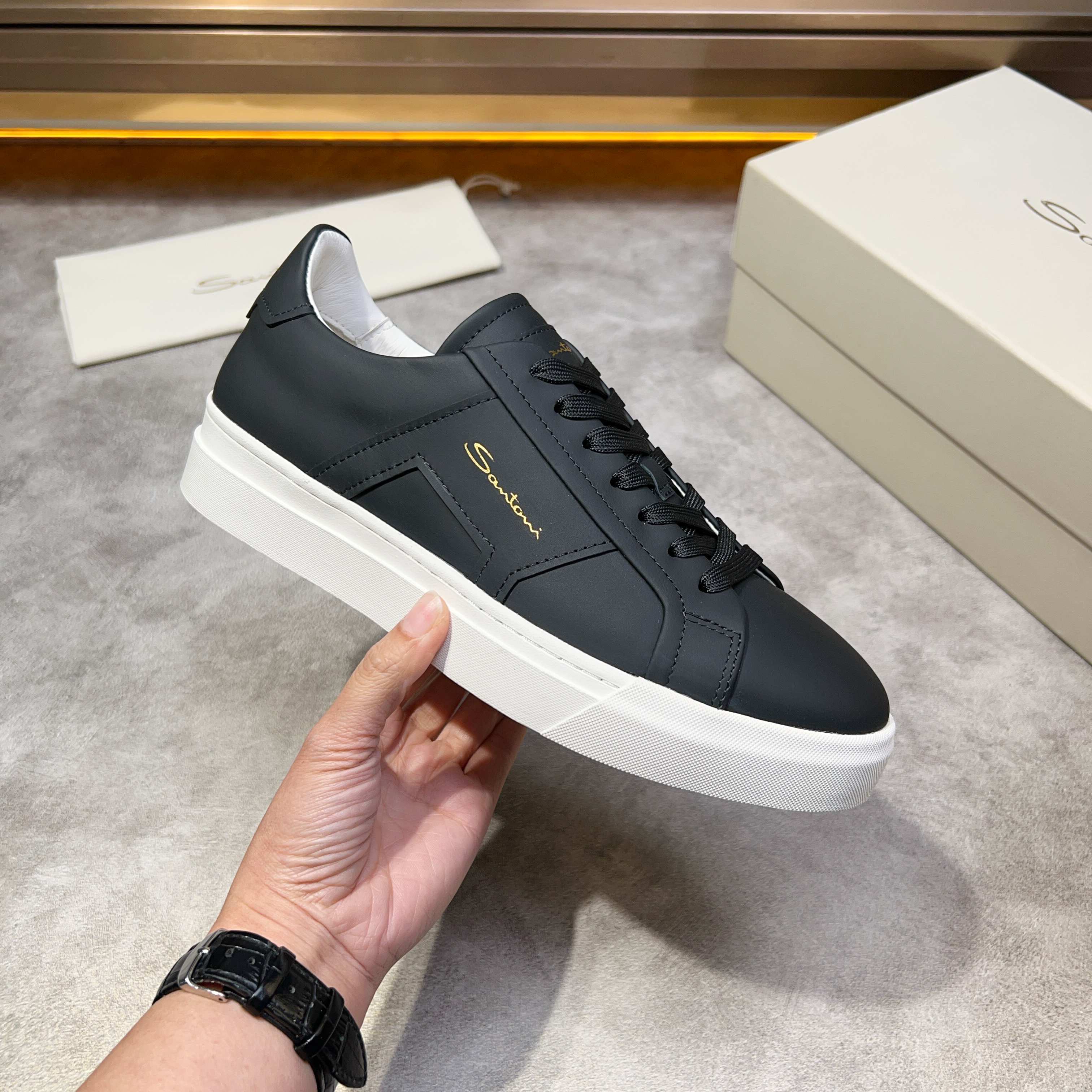 Santoni Men's Black Leather Low-Top Sneakers - Italian Craftsmanship 7 a1741780710115 5314