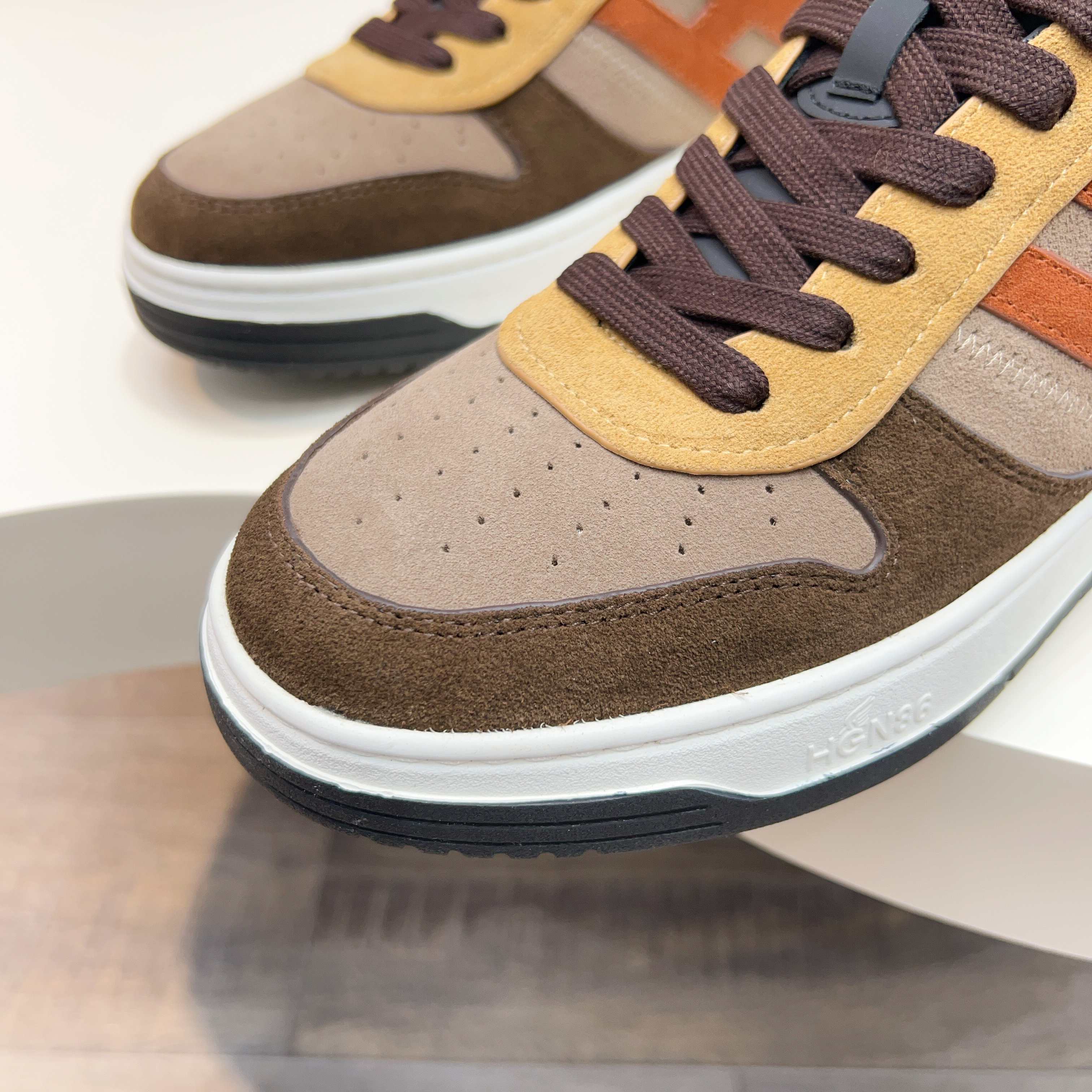 Hogan H630 Series New Colorblock Sneakers - Retro Style, Classic Comfort 5 a1741847750155 2822