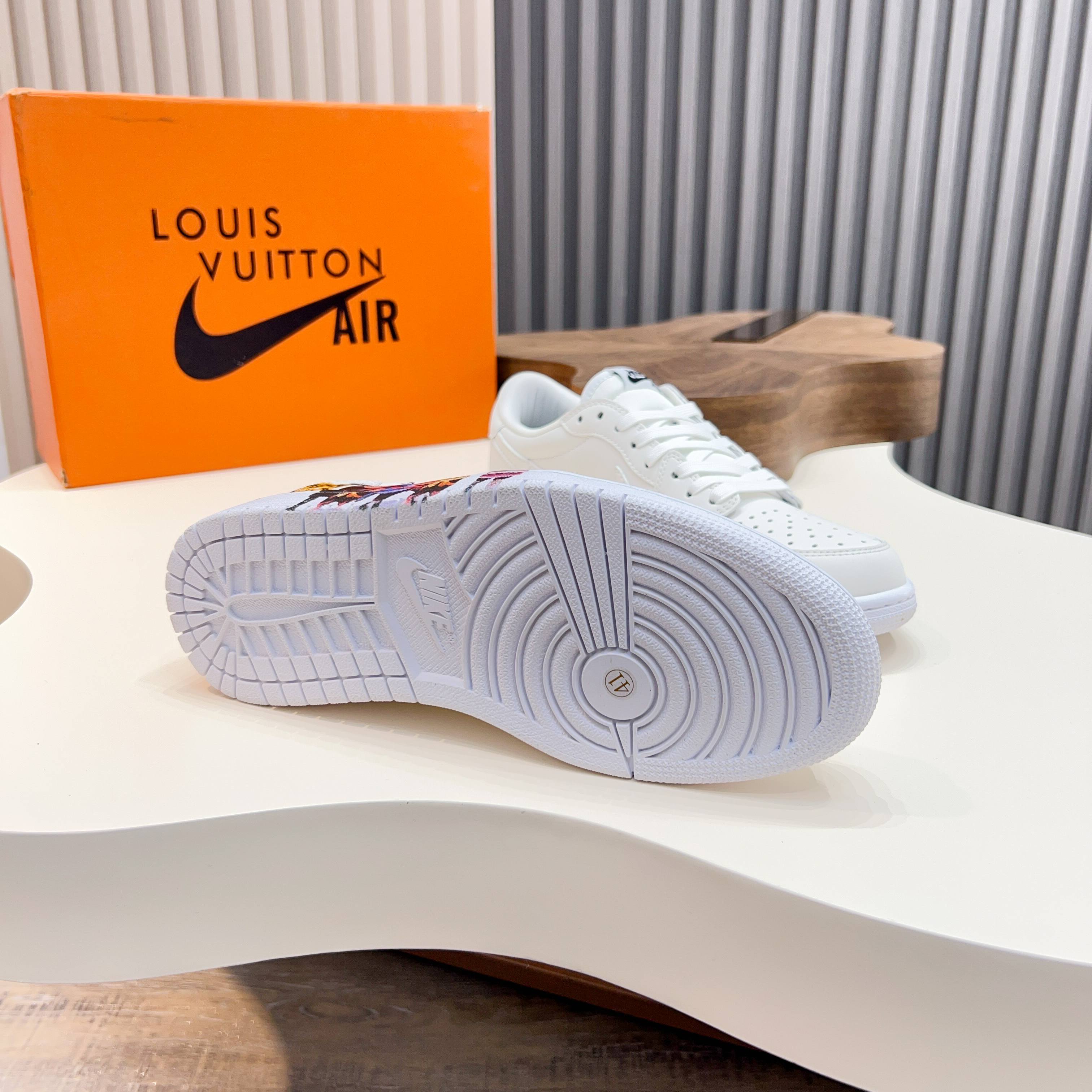 L.v x Nike Low-Top Sneakers in White Leather with Cartoon Print 4 a1741921260663 4522