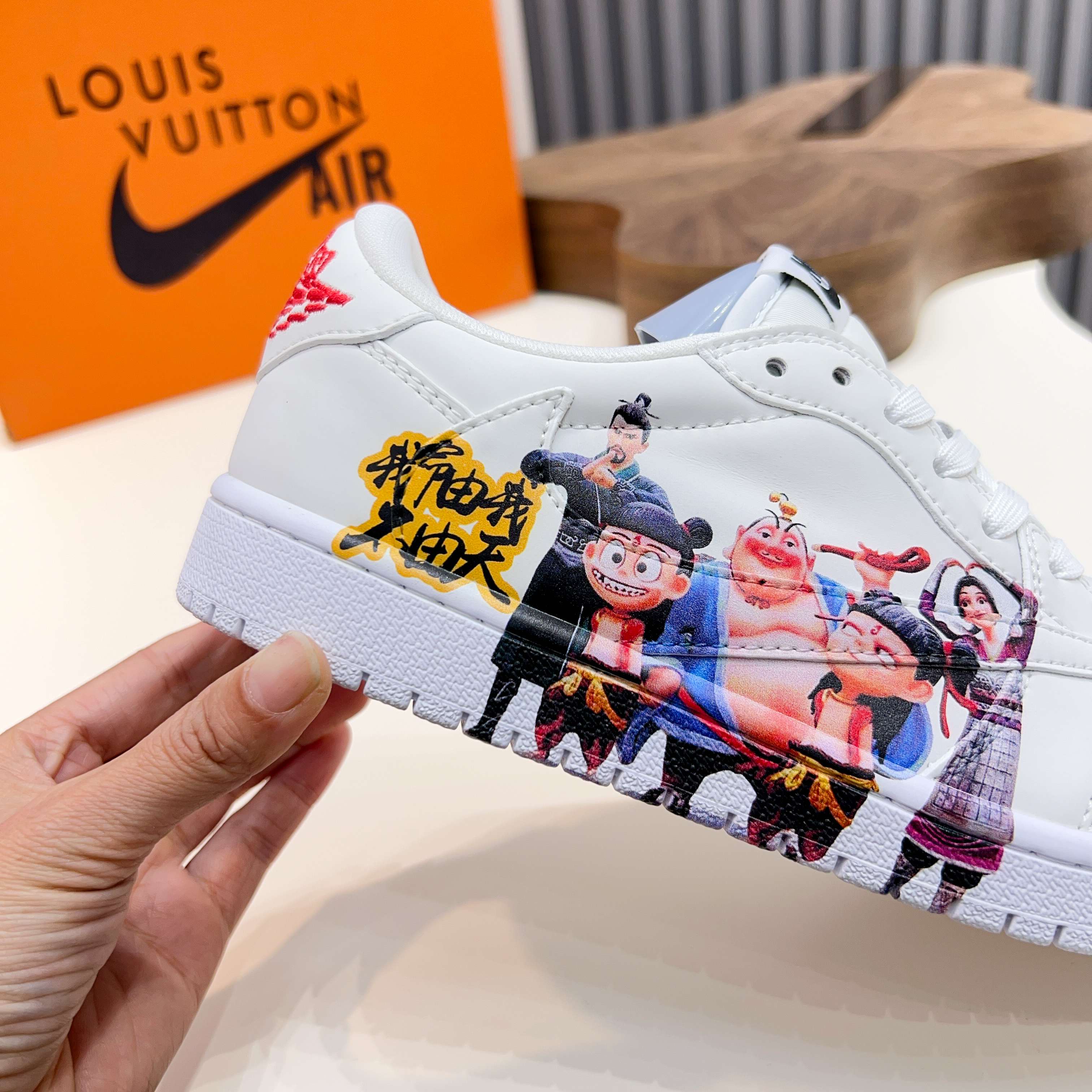 L.v x Nike Low-Top Sneakers in White Leather with Cartoon Print 6 a1741921261183 1216
