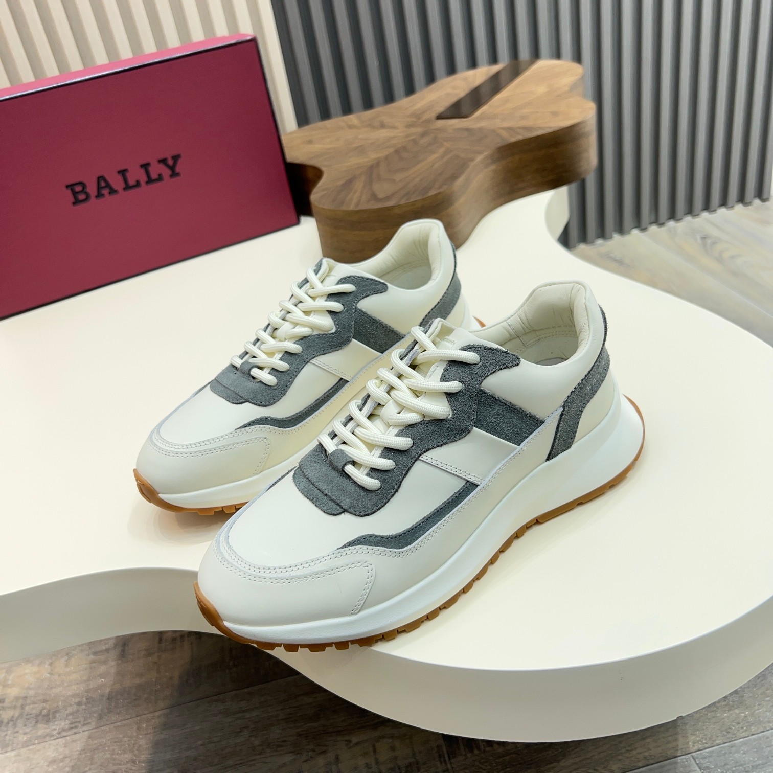 NO:274566,Bally/Bally low-top casual shoes, with calfskin upper, imported cowhide inner, delicate, smooth and shiny leather texture, very light and comfortable on the feet Size39-44,,bally,cowhide19860909Bally/巴利低帮休闲鞋,采用小牛皮鞋面,进口牛皮内里,皮质质感细腻光滑有光泽 上脚非常轻便舒适 Size39-44,,bally,cowhide,Men's shoes