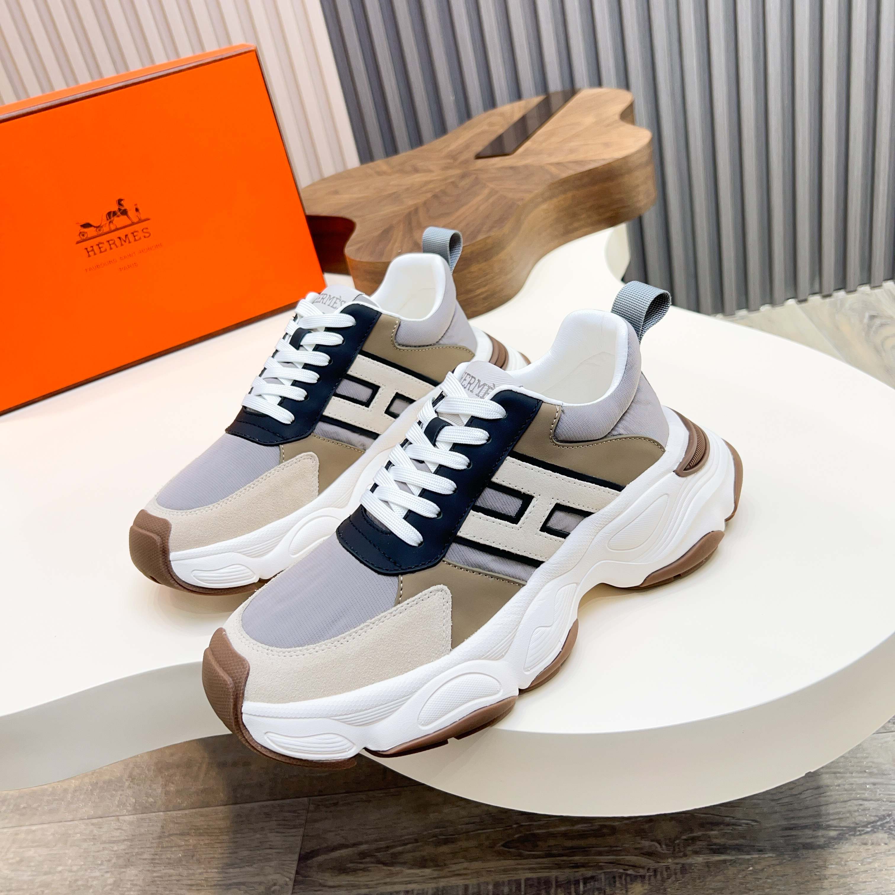 Hermès Haru Chunky Sole Sneakers in Calfskin & Canvas, Colorblock Design 9 a1743470368970 2751