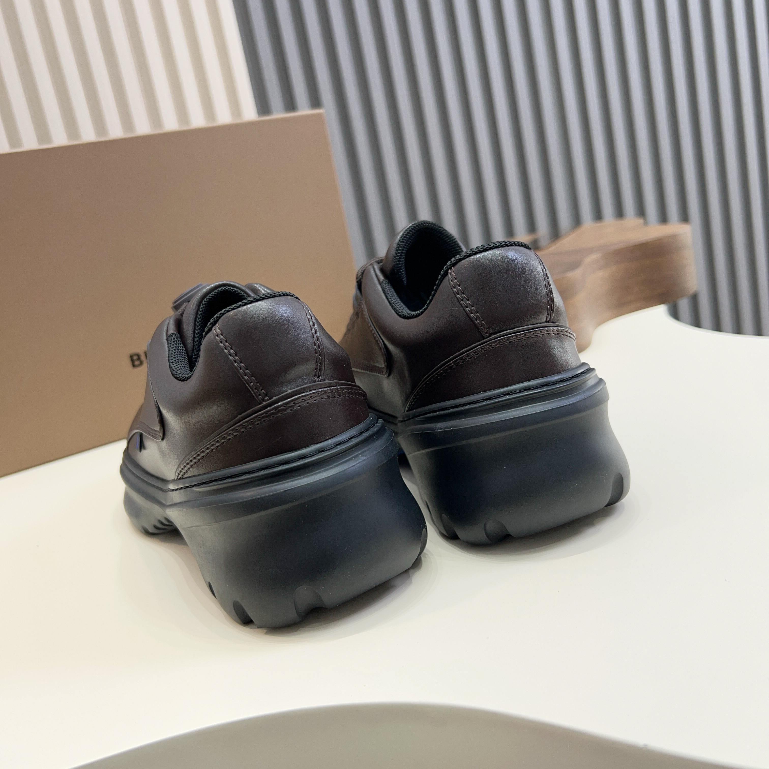 Burberry Burberry Scoot serie nuevos zapatos casuales de los hombres Se busca línea brillante zapato