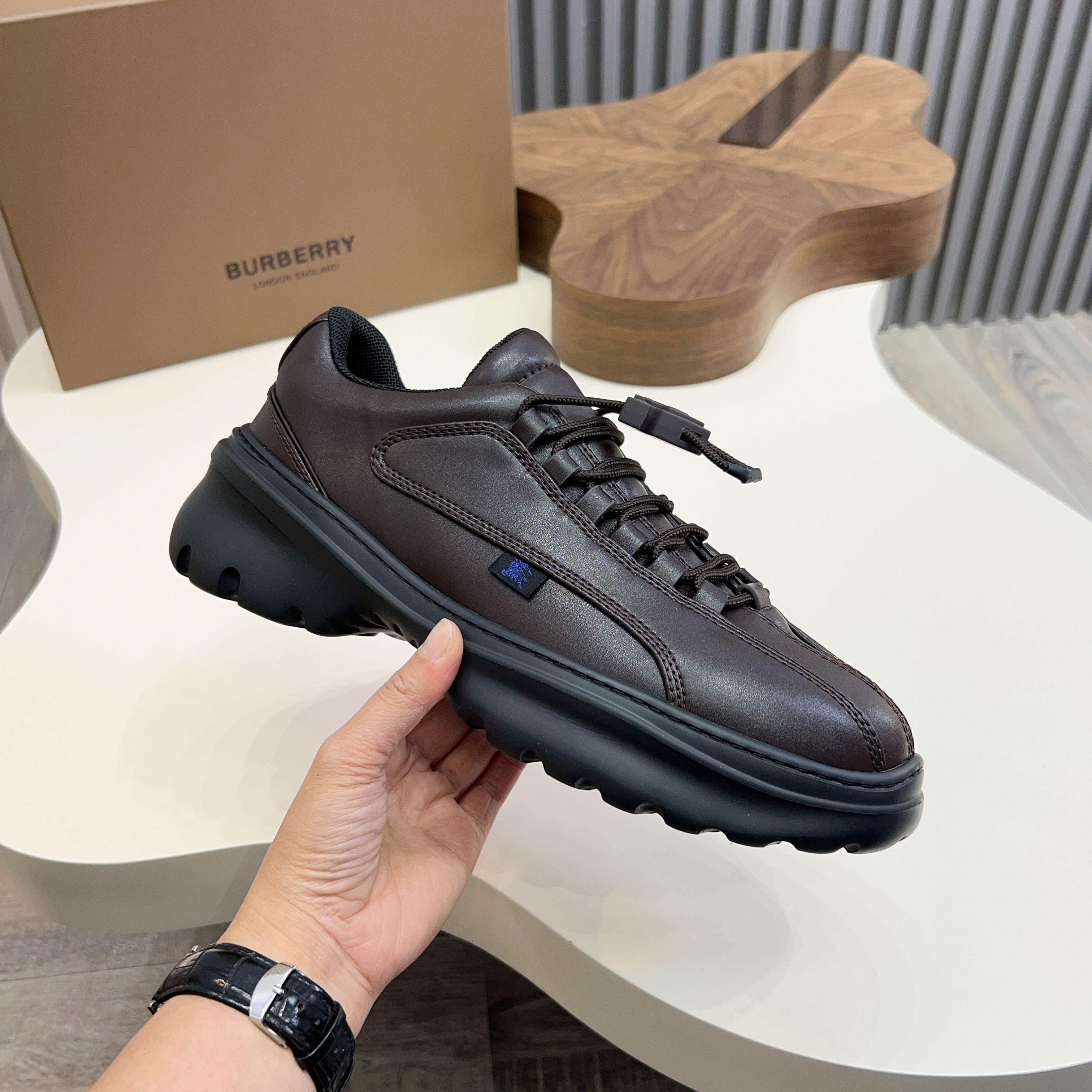 Burberry Burberry Scoot serie nuevos zapatos casuales de los hombres Se busca línea brillante zapato