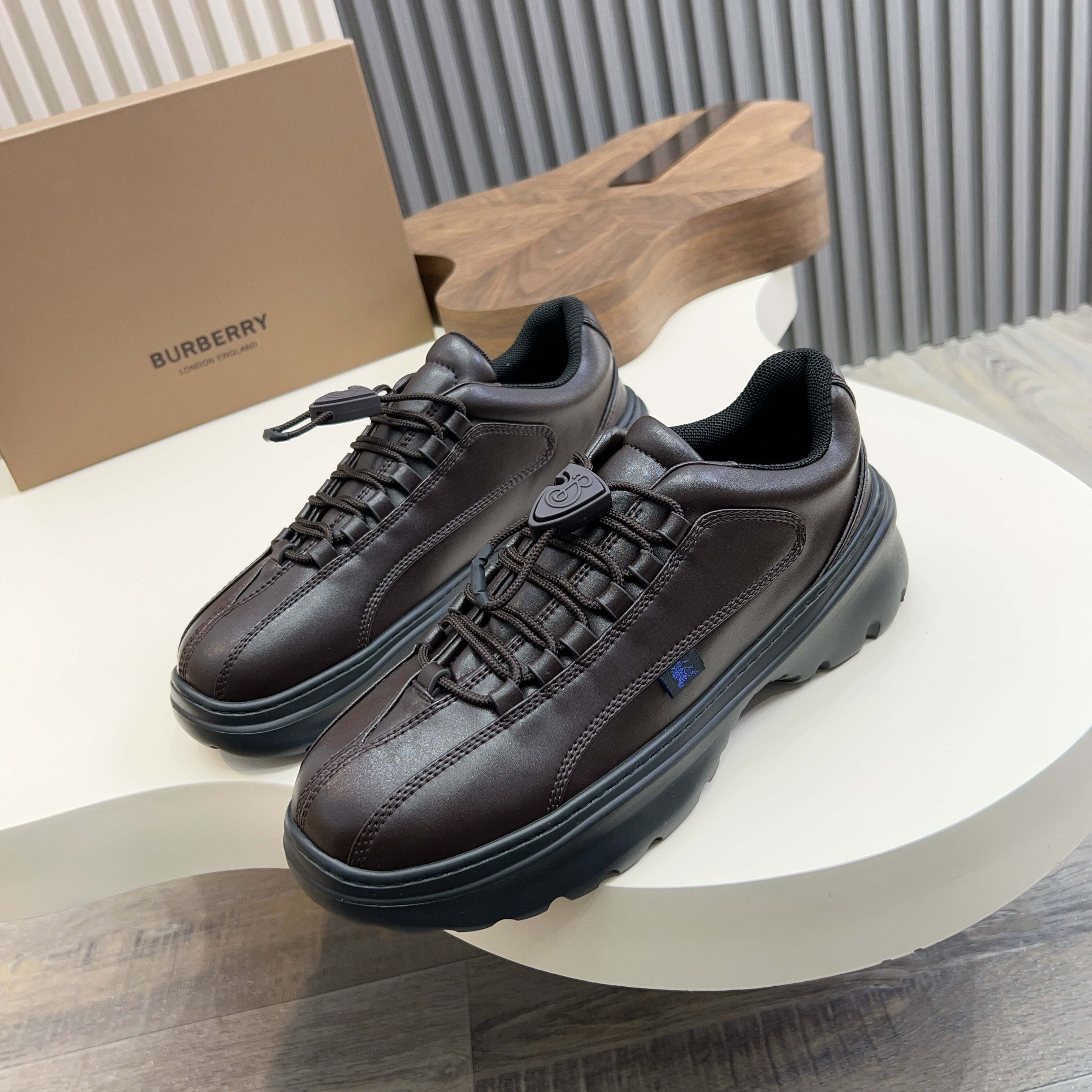 Burberry Burberry Scoot serie nuevos zapatos casuales de los hombres Se busca línea brillante zapato