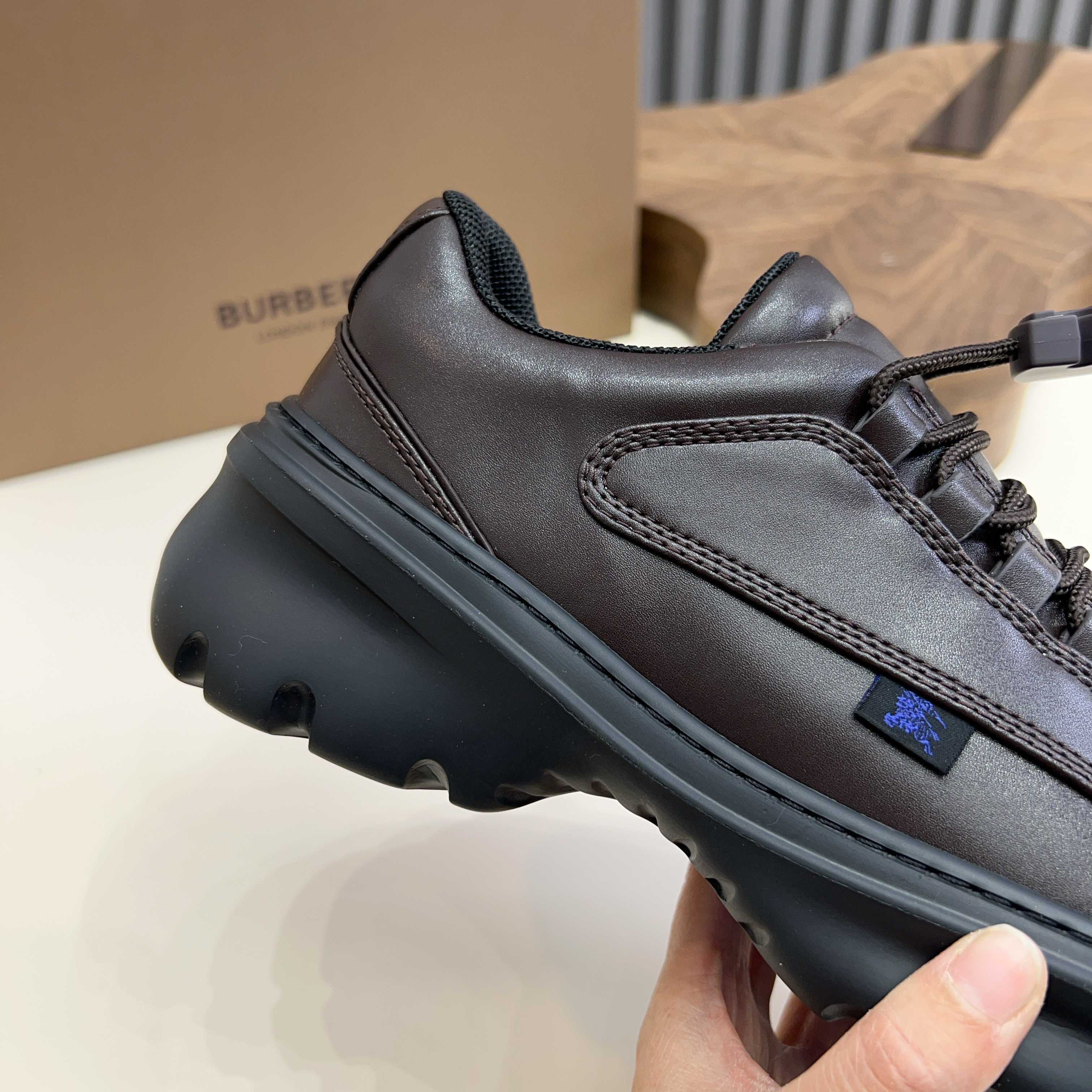 Burberry Burberry Scoot serie nuevos zapatos casuales de los hombres Se busca línea brillante zapato