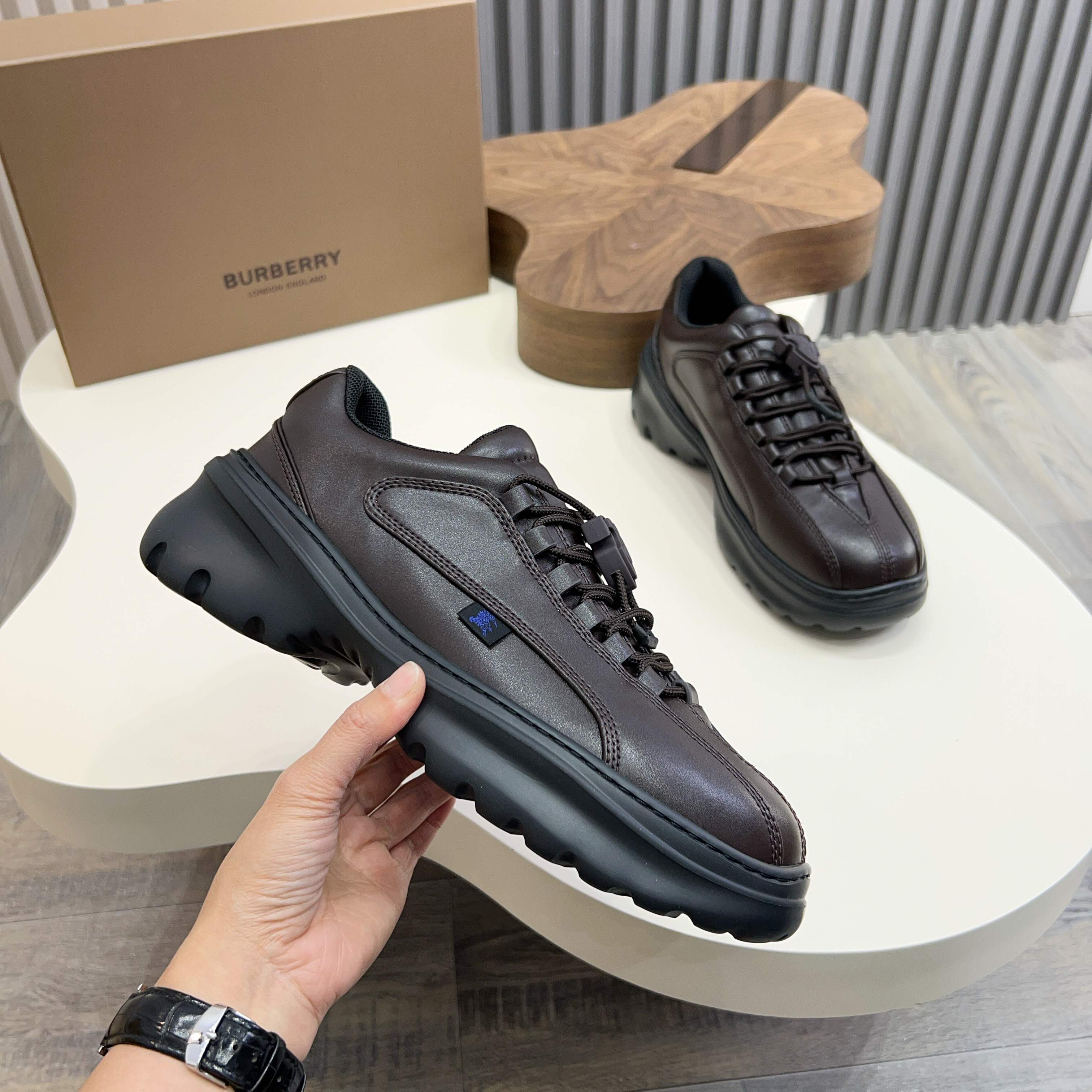 Burberry Burberry Scoot serie nuevos zapatos casuales de los hombres Se busca línea brillante zapato