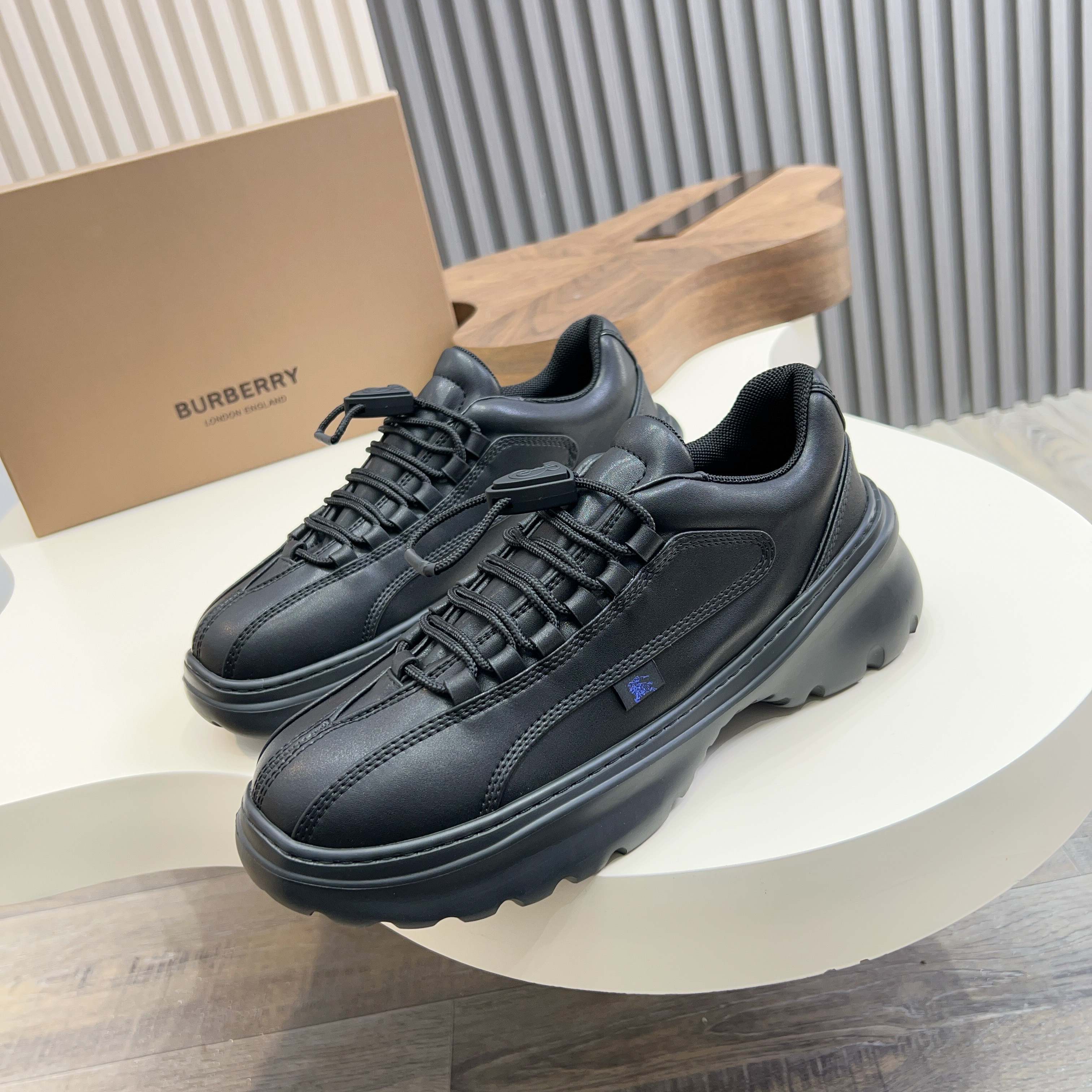 Burberry Burberry Scoot serie nuevos zapatos casuales de los hombres Se busca línea brillante zapato