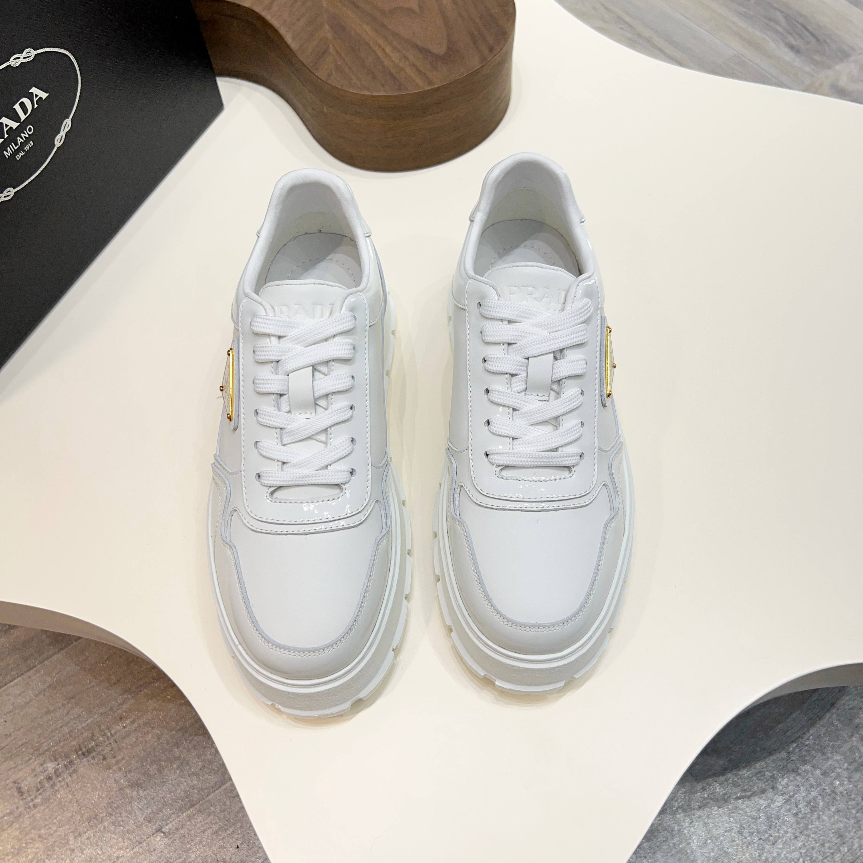 Prada Men's Leather Sneakers with Triangle Logo - Stylish and Comfortable 5 a1744085655632 8671