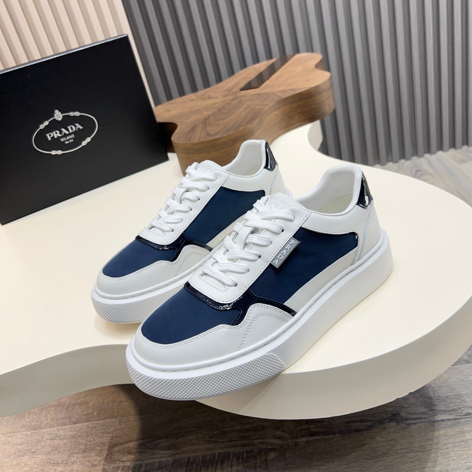 Prada Men's Leather Sneakers, New Casual Sports Style - Size 39-44 1 Prada Men's Leather Sneakers, New Casual Sports Style - Size 39-44