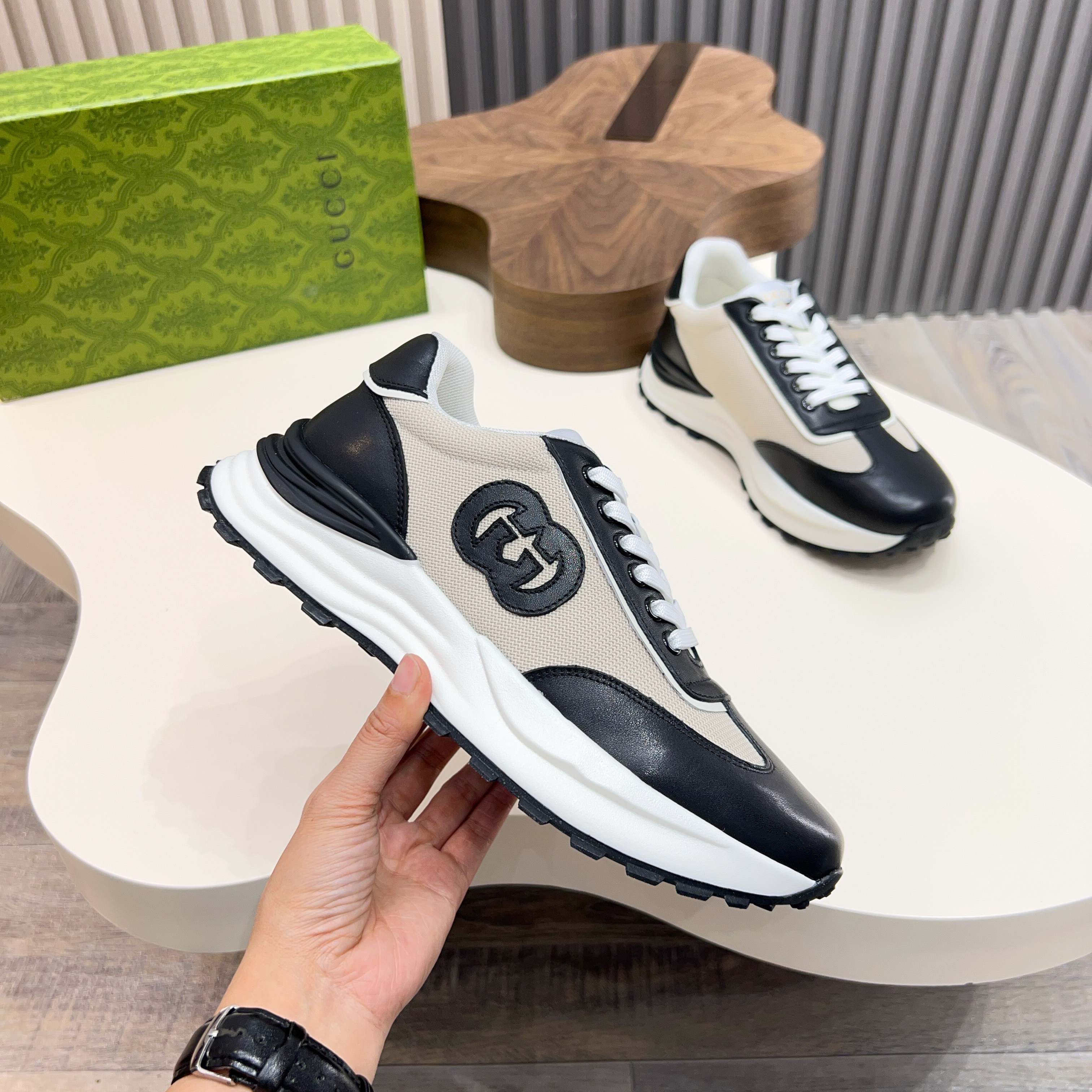 Gucci Men's Leather Sneakers - Comfortable, Stylish, and Detailed Design 3 a1744496503029 4806