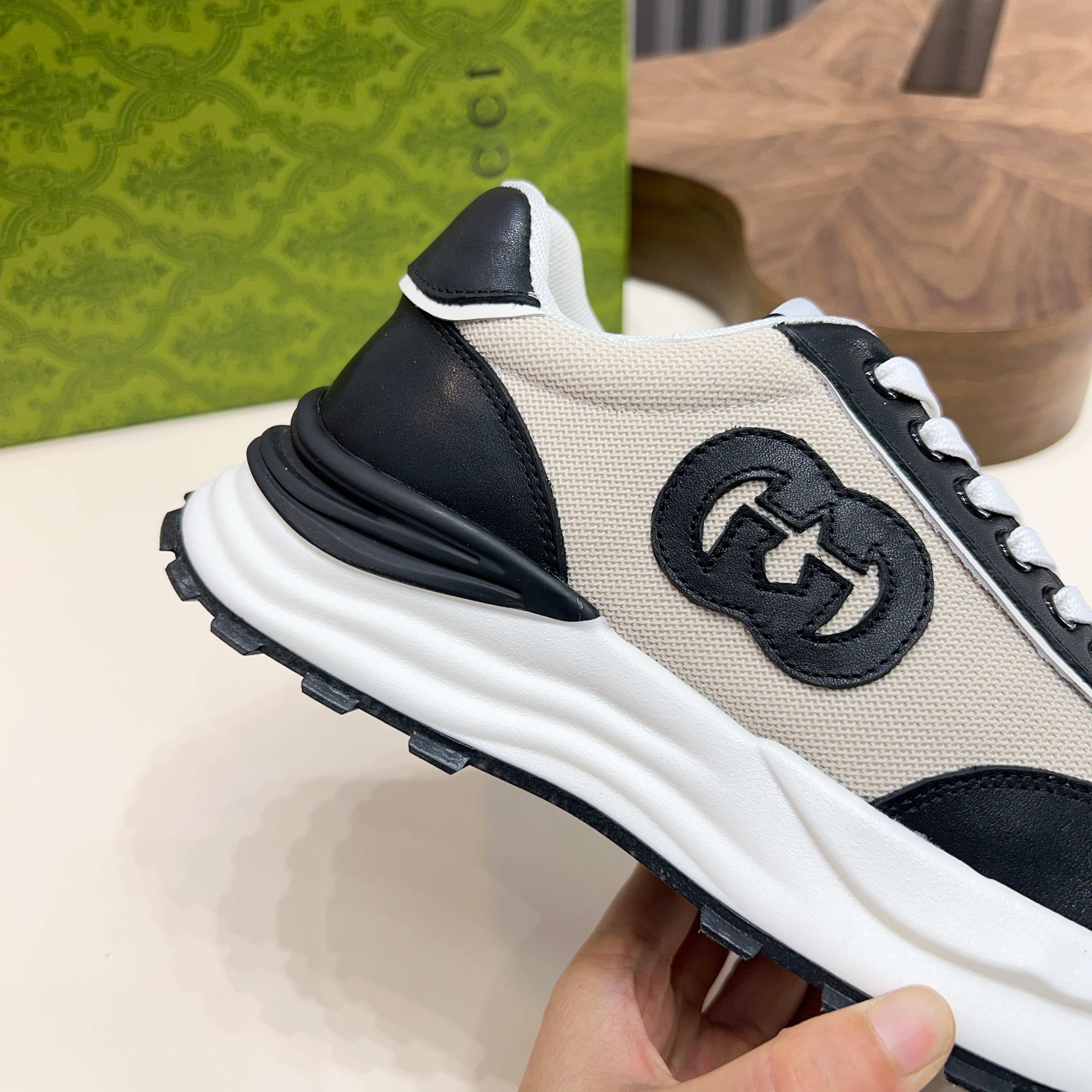Gucci Men's Leather Sneakers - Comfortable, Stylish, and Detailed Design 7 a1744496503105 5385