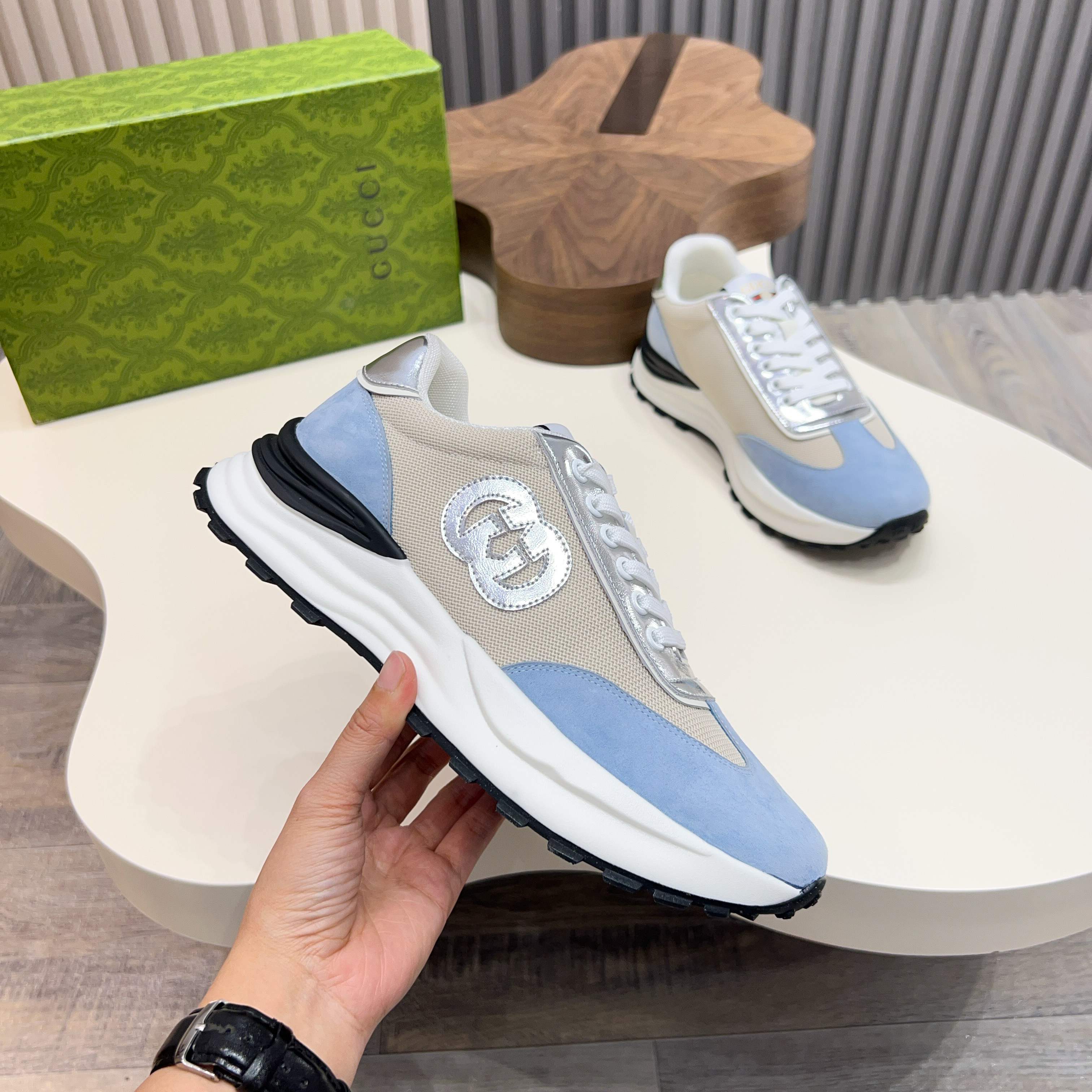 Gucci Men's Leather Sneakers - Comfortable, Stylish, and Handcrafted 3 a1744496546565 8264