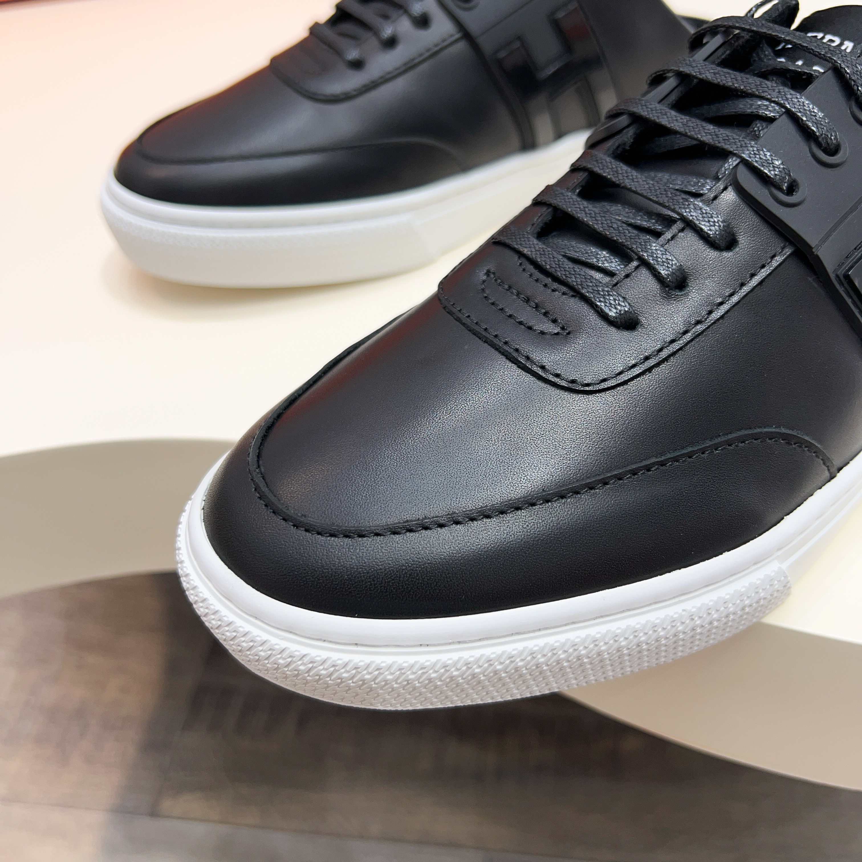 Hermes Men's Black Leather Casual Sneakers Slip-ons, Size 39-44 8 a1744605465748 6352