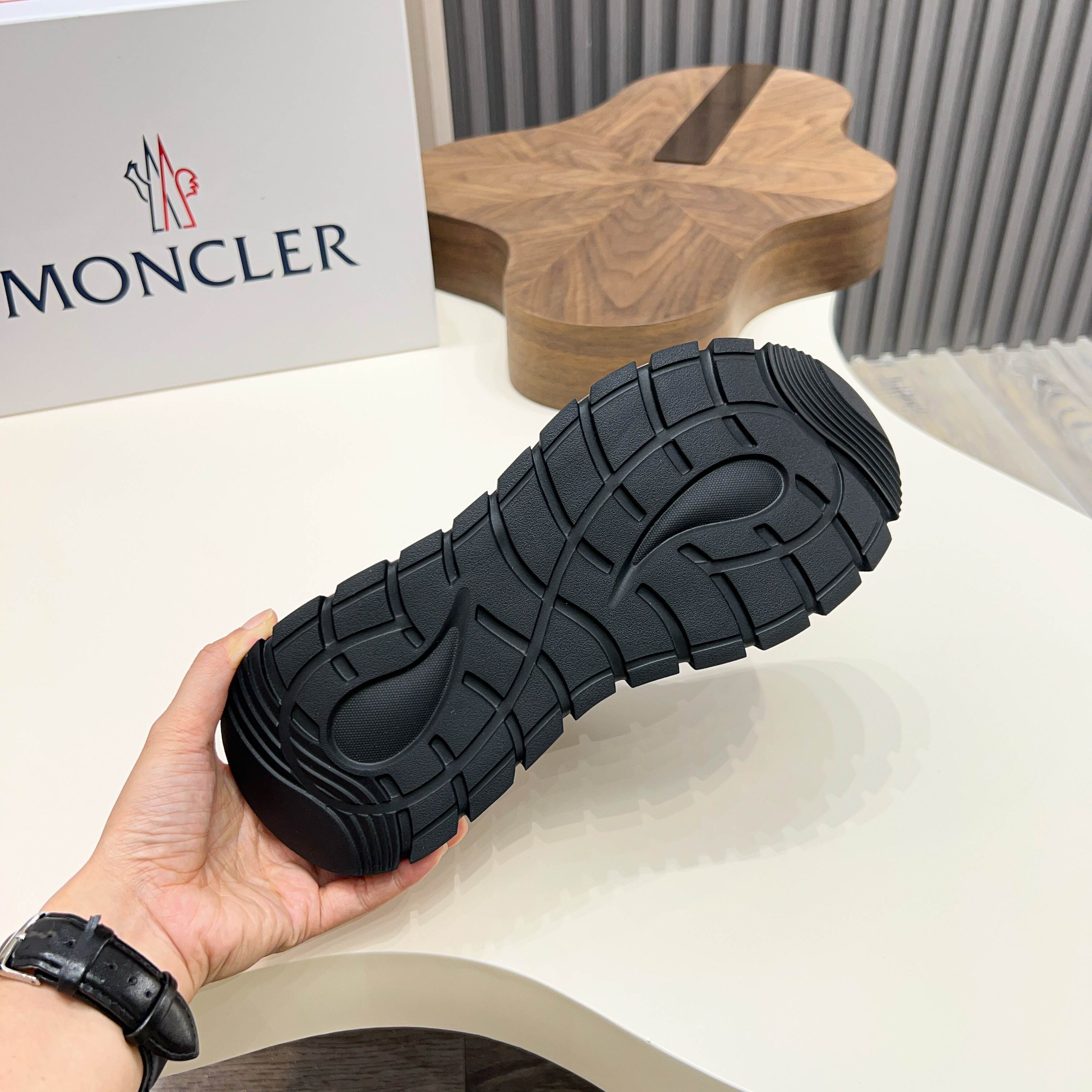 Moncler Men's Lace-Up Casual Sneakers - Comfortable & Slip-Resistant 6 a1745101687093 8231