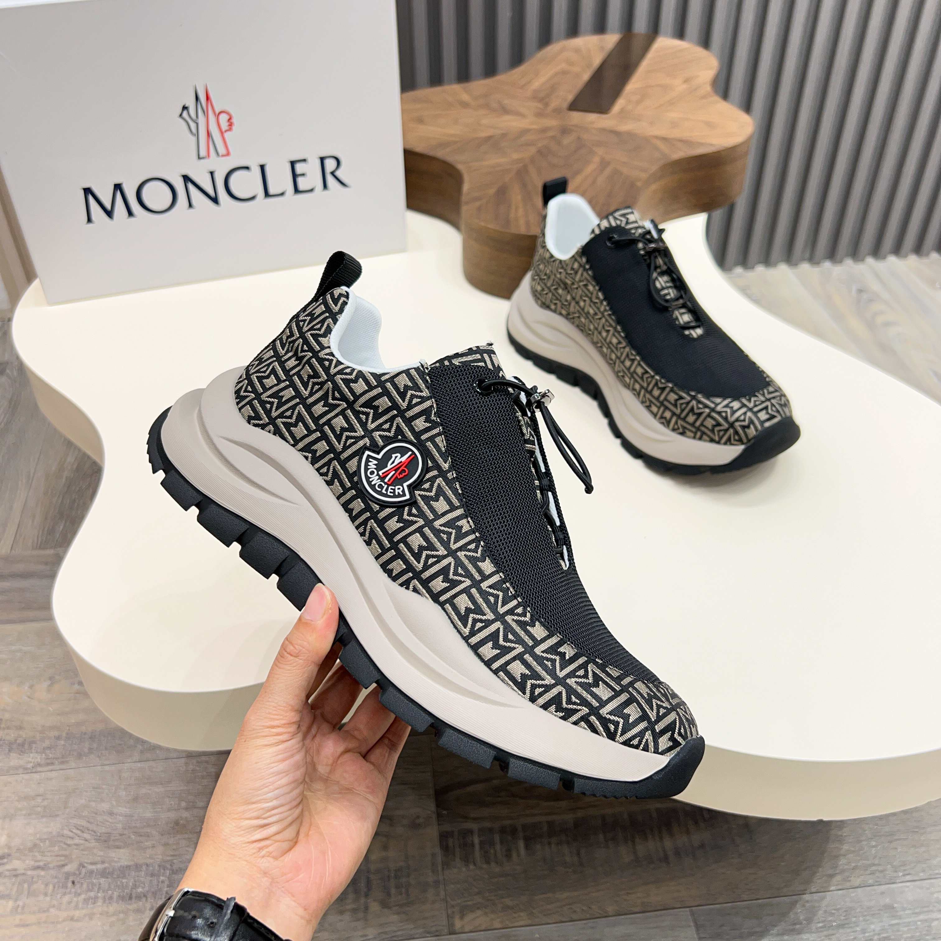 Moncler Men's Lace-Up Casual Sneakers - Comfortable & Slip-Resistant 3 a1745101687377 7386