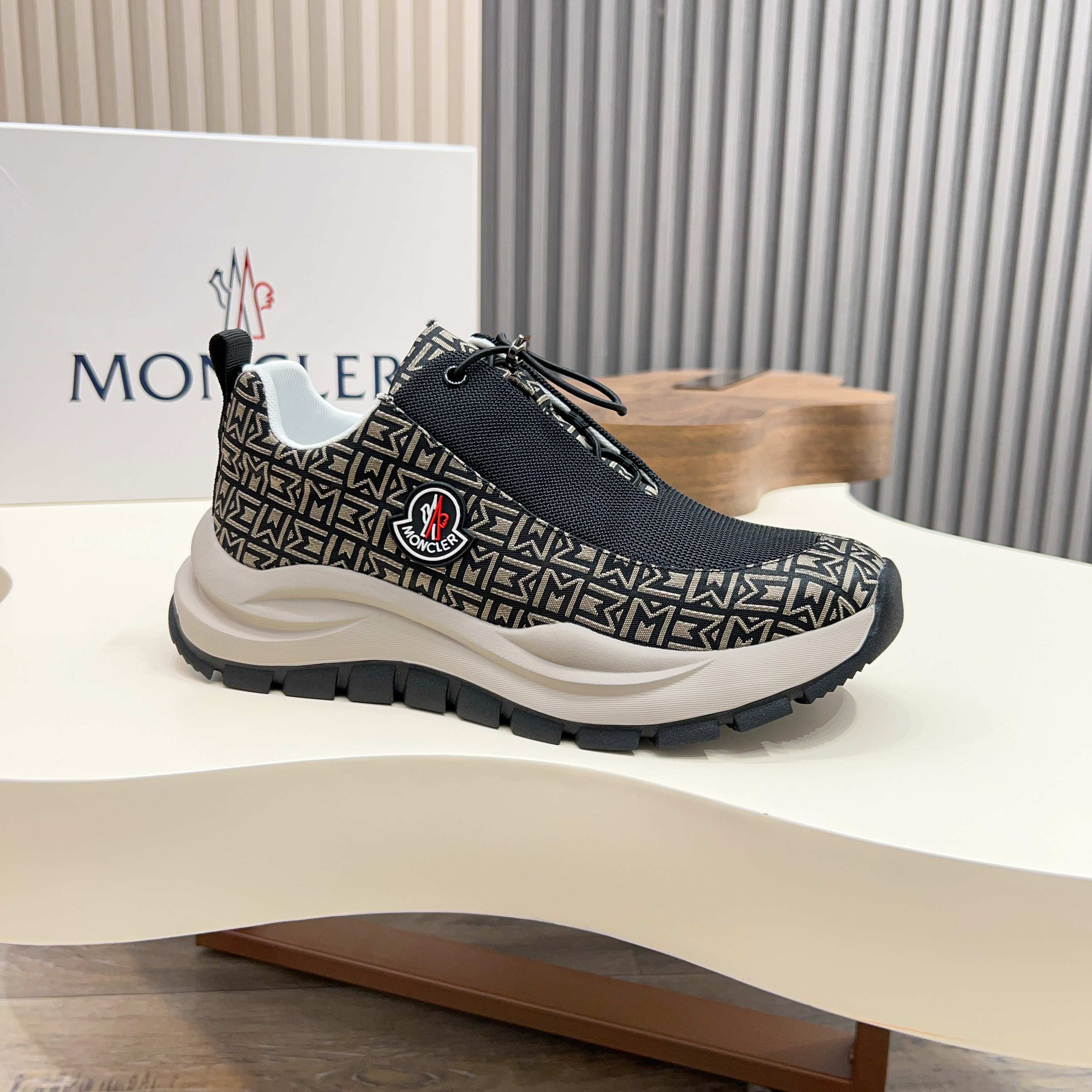 Moncler Men's Lace-Up Casual Sneakers - Comfortable & Slip-Resistant 7 a1745101690529 5501