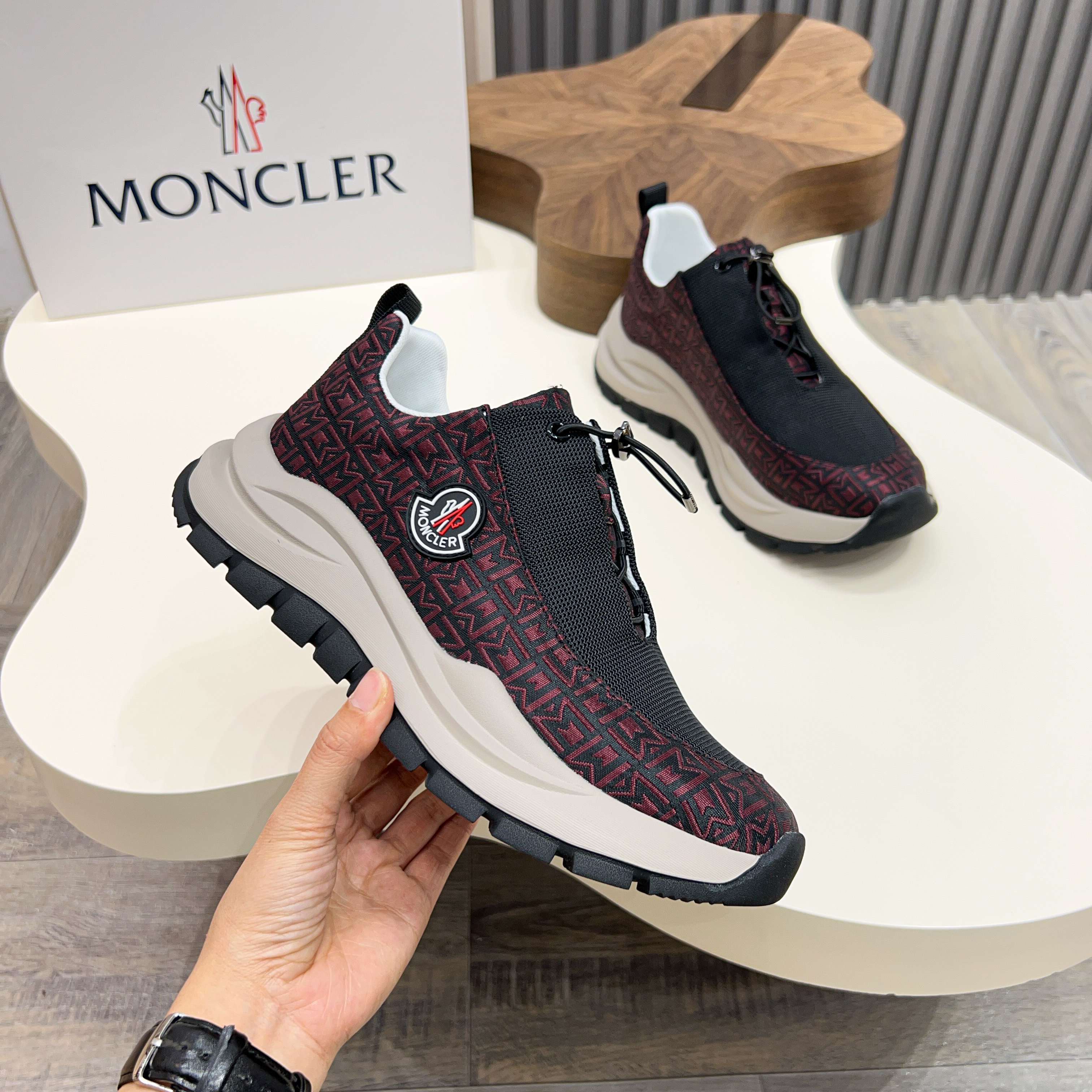 Moncler Men's Lace-Up Casual Sneakers - Comfortable, Slip-Resistant, Trendy 3 a1745101700884 1524