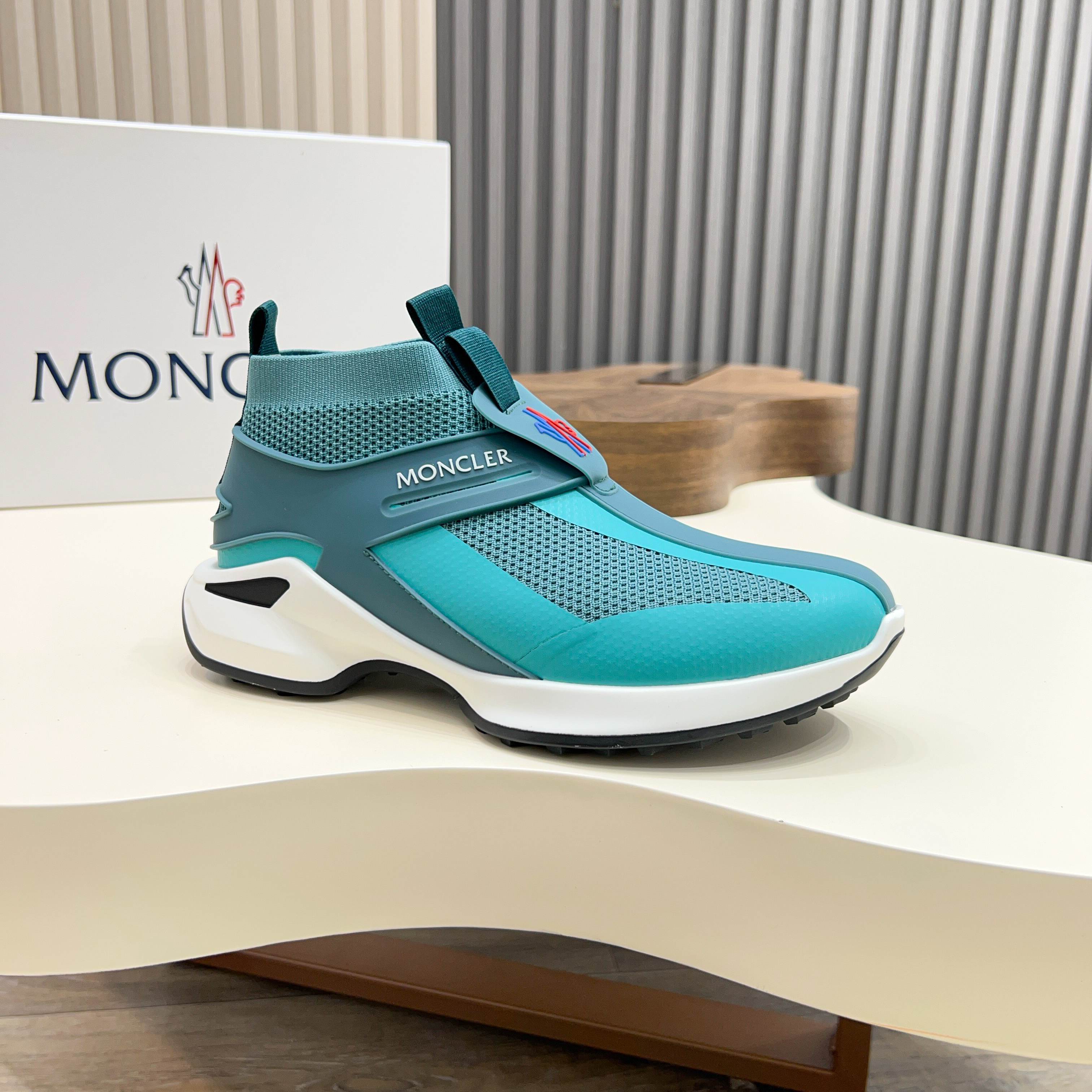 Moncler Men's Lace-Up Casual Sneakers: Comfort, Style, and Innovation 5 a1745122883288 7666