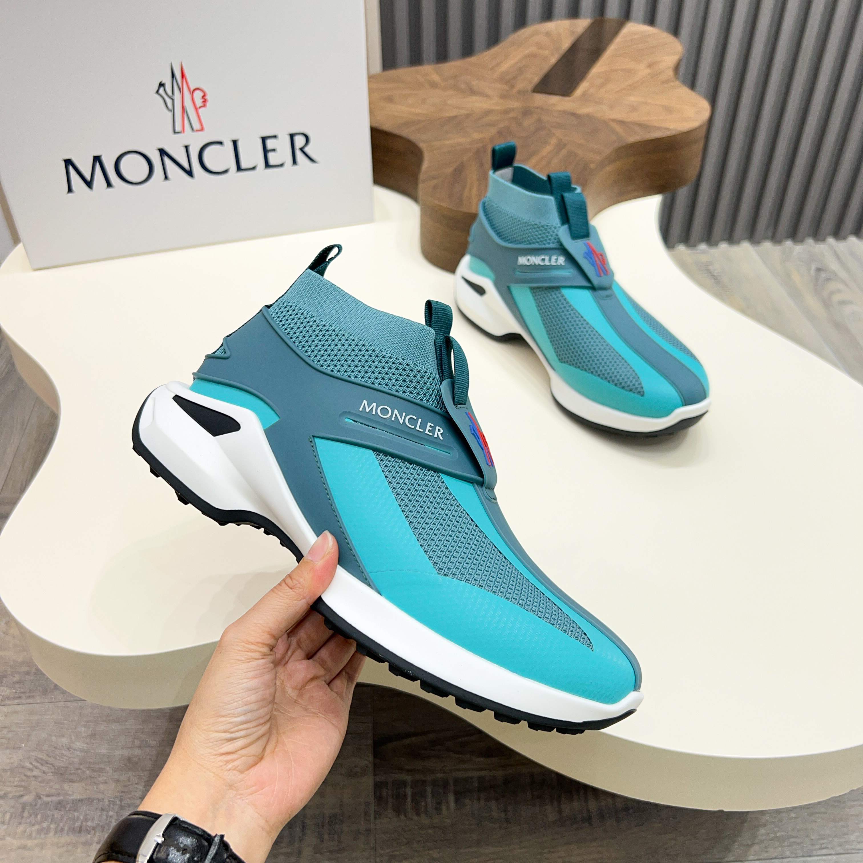 Moncler Men's Lace-Up Casual Sneakers: Comfort, Style, and Innovation 3 a1745122883533 2064