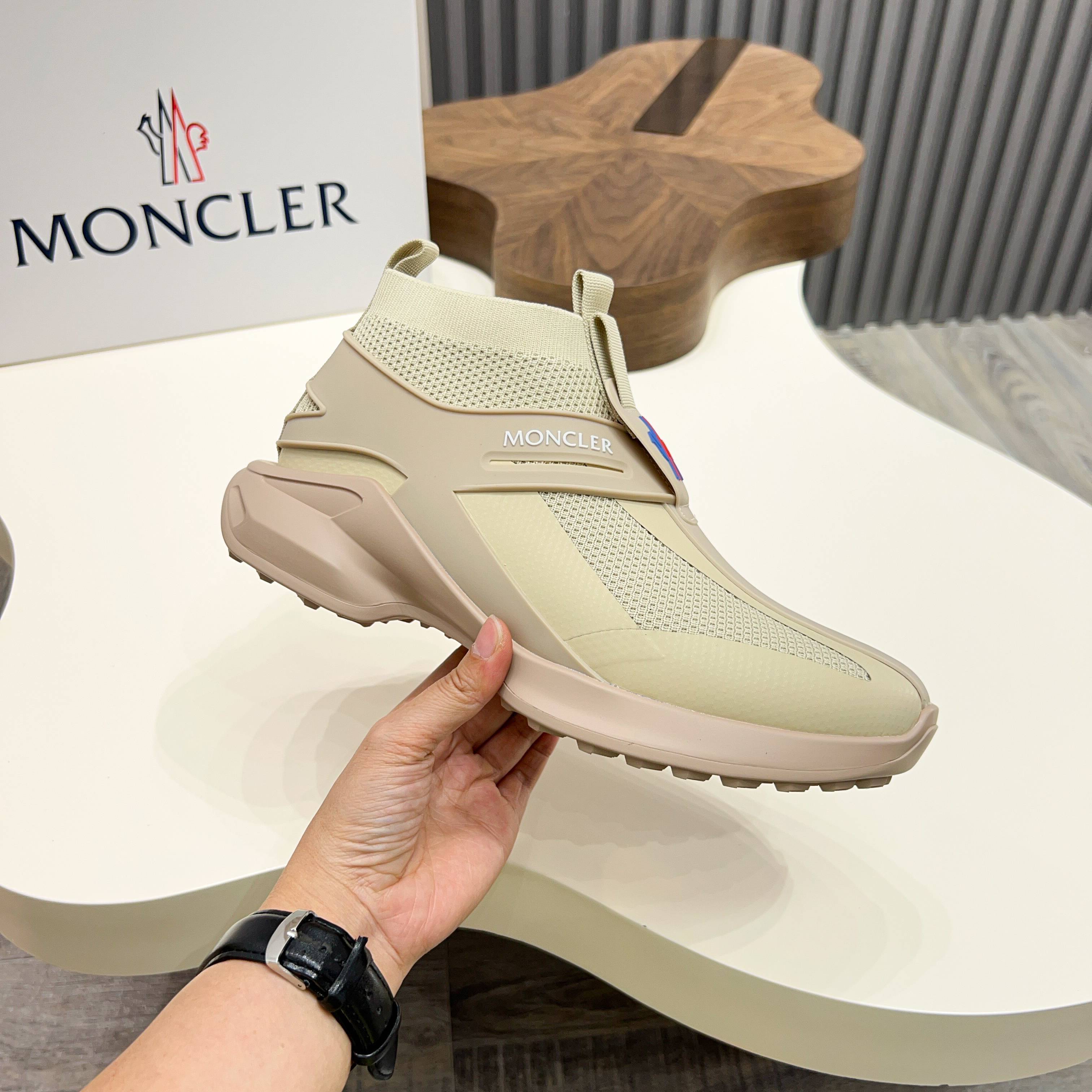 Moncler Men's Lace-Up Casual Sneakers Comfortable Non-Slip Fashion Shoes 5 a1745122977260 6810