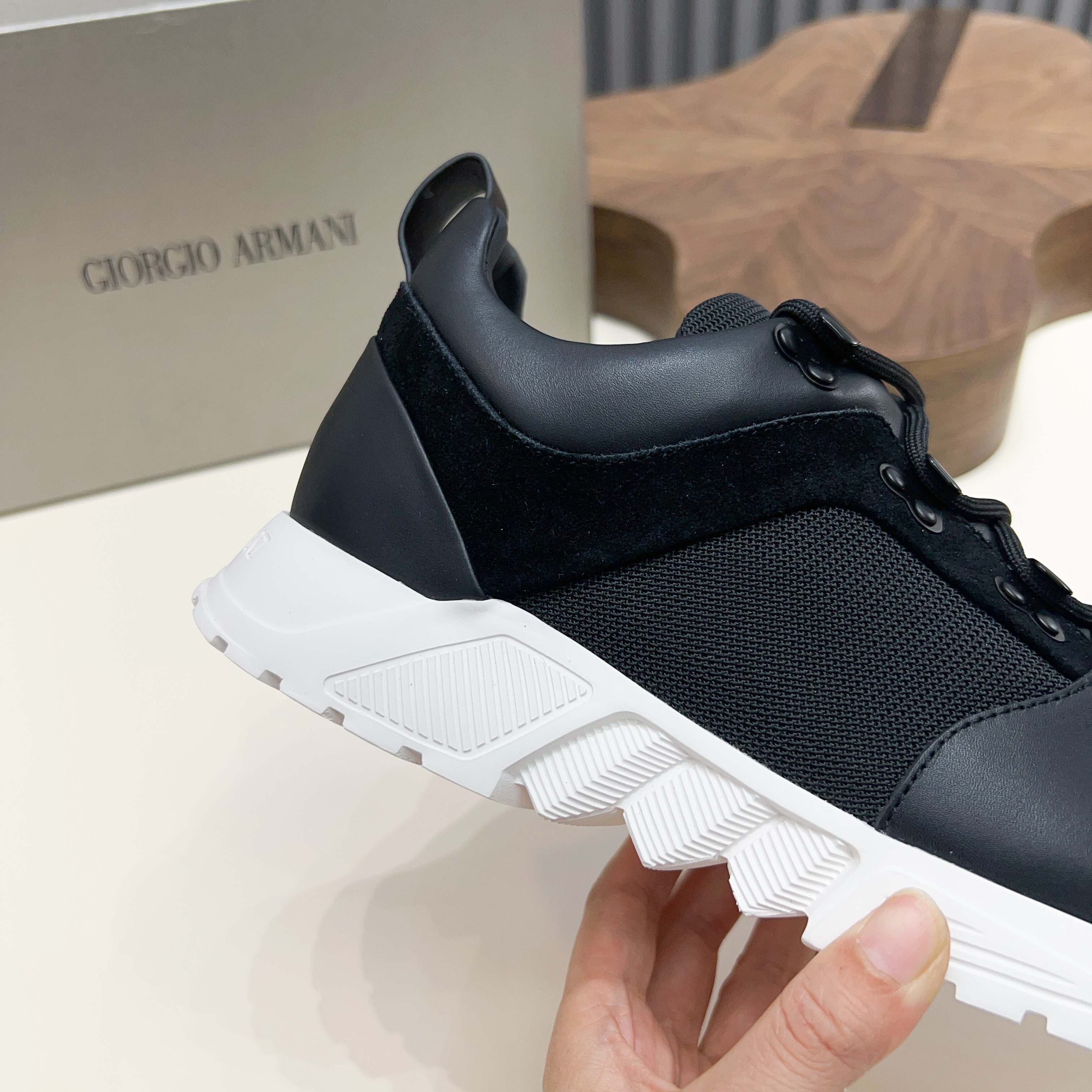 Giorgio Armani Men's Leather Sneakers - Italian Luxury, Comfort Fit 8 a1745154481766 4570