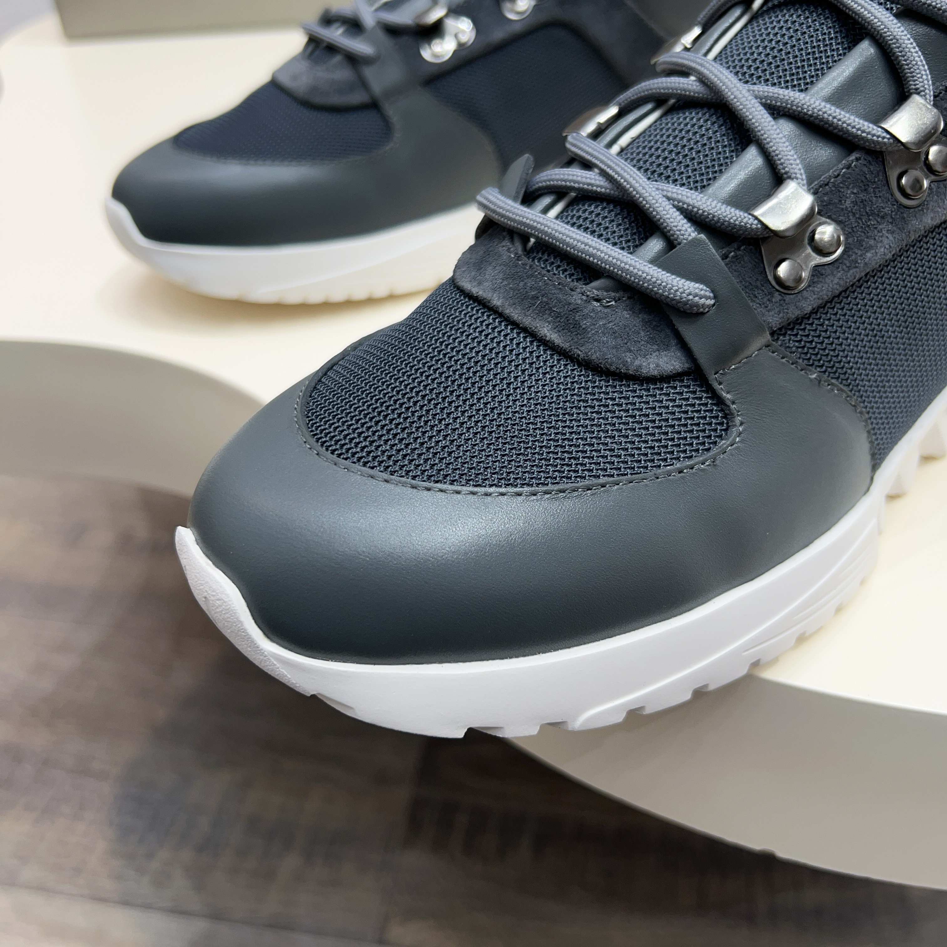 Giorgio Armani Men's Leather And Mesh Sneakers Casual Luxury Shoes 9 a1745154500279 0088