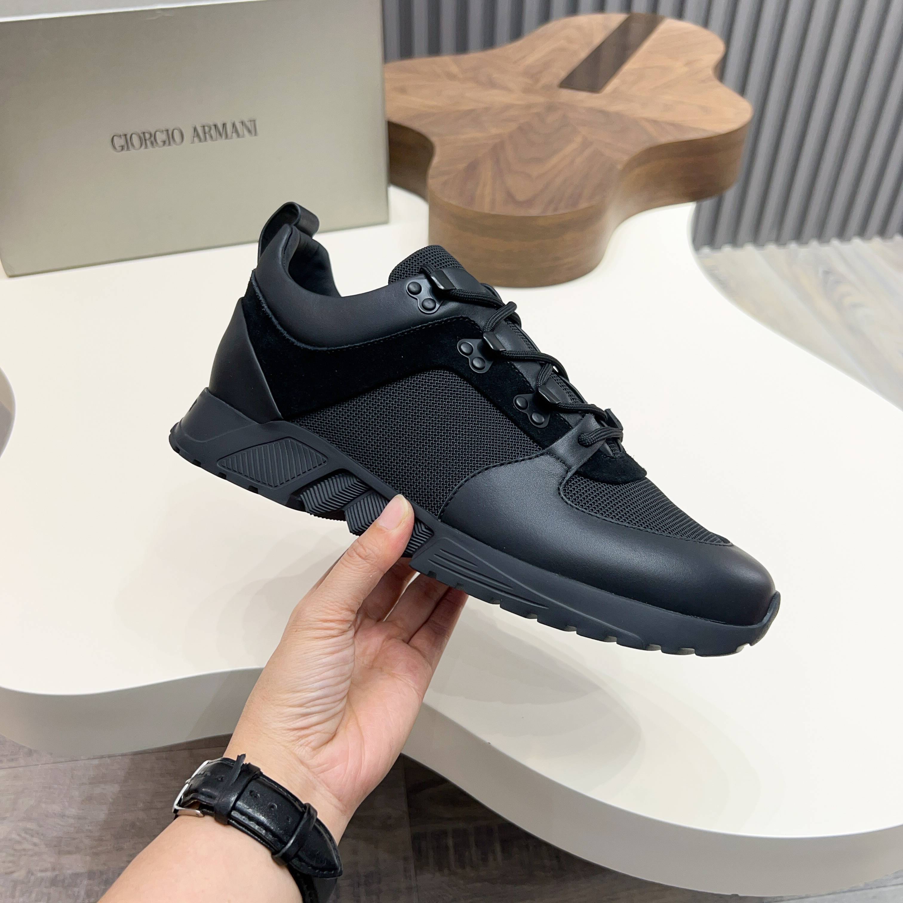 Giorgio Armani Men's Black Leather and Suede Lace-Up Casual Shoes 5 a1745154522582 8372