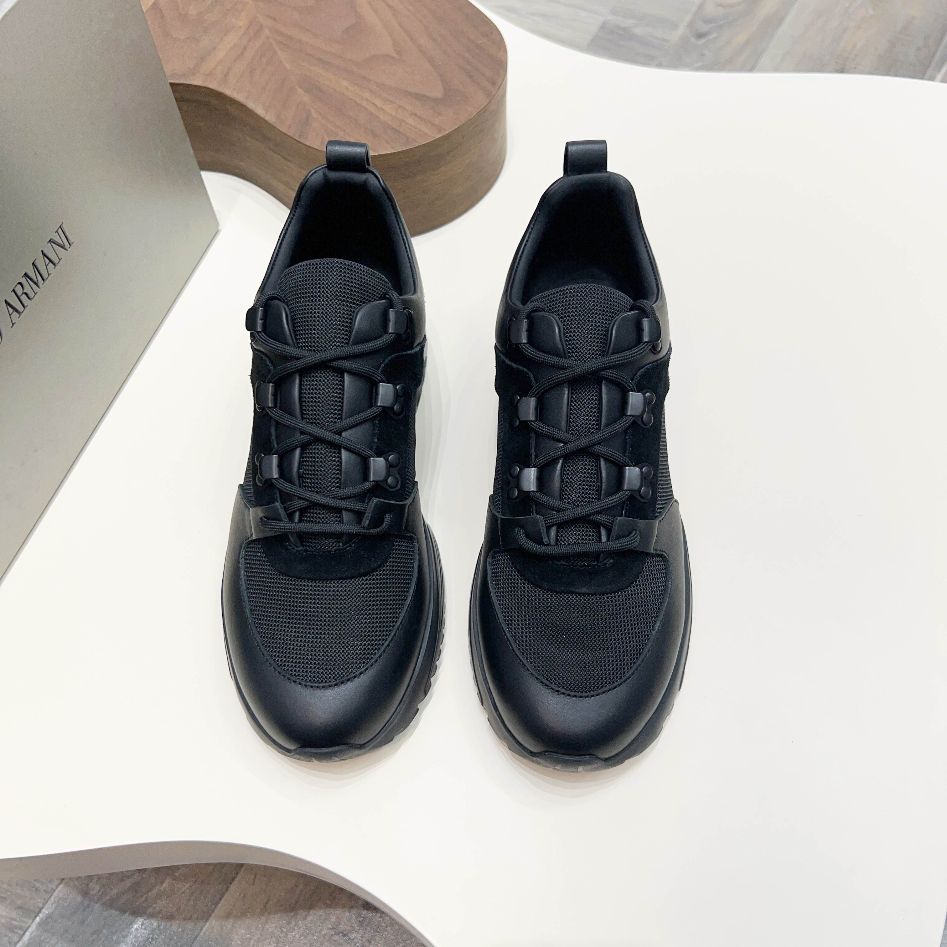 Giorgio Armani Men's Black Leather and Suede Lace-Up Casual Shoes 10 a1745154524777 0653