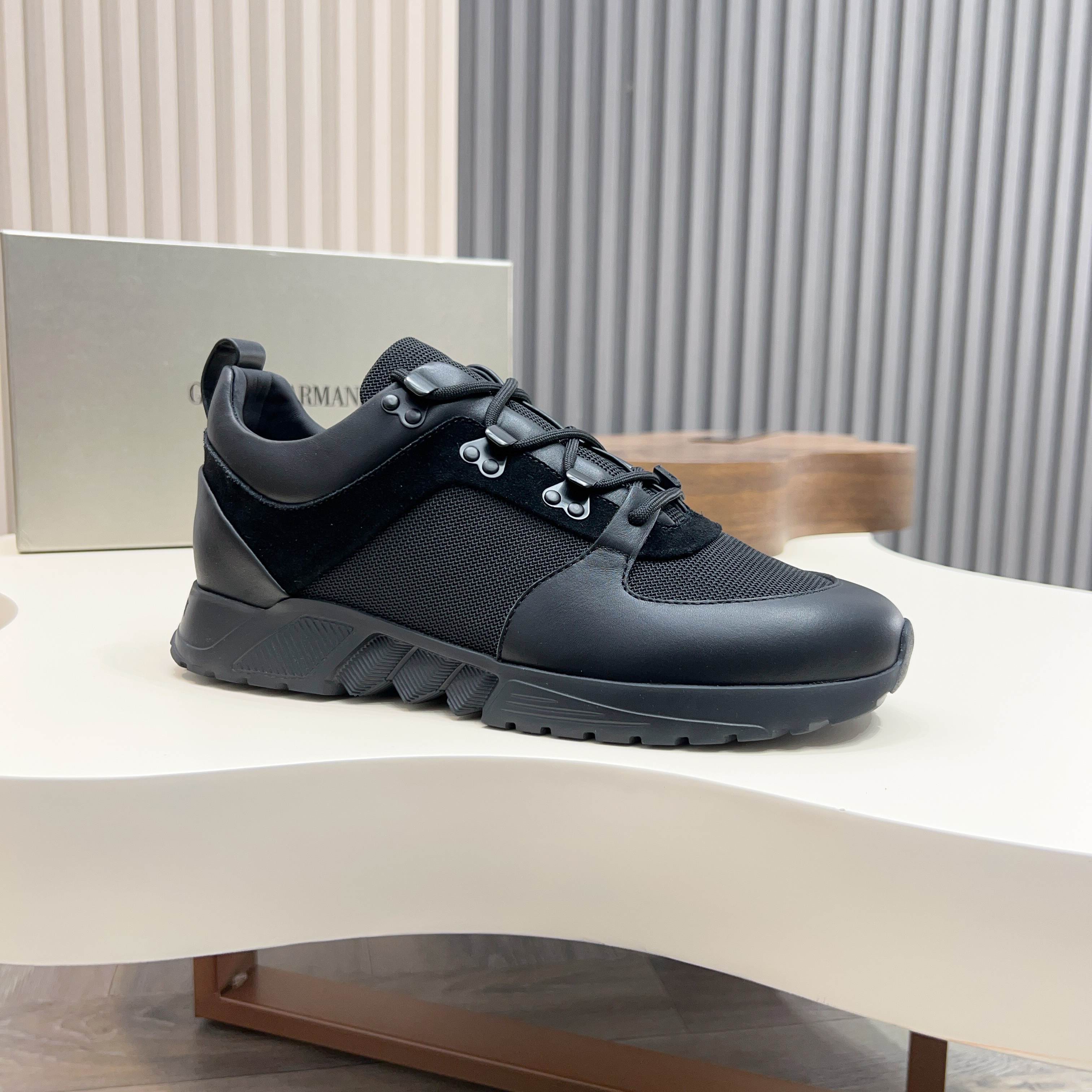 Giorgio Armani Men's Black Leather and Suede Lace-Up Casual Shoes 8 a1745154525087 0747