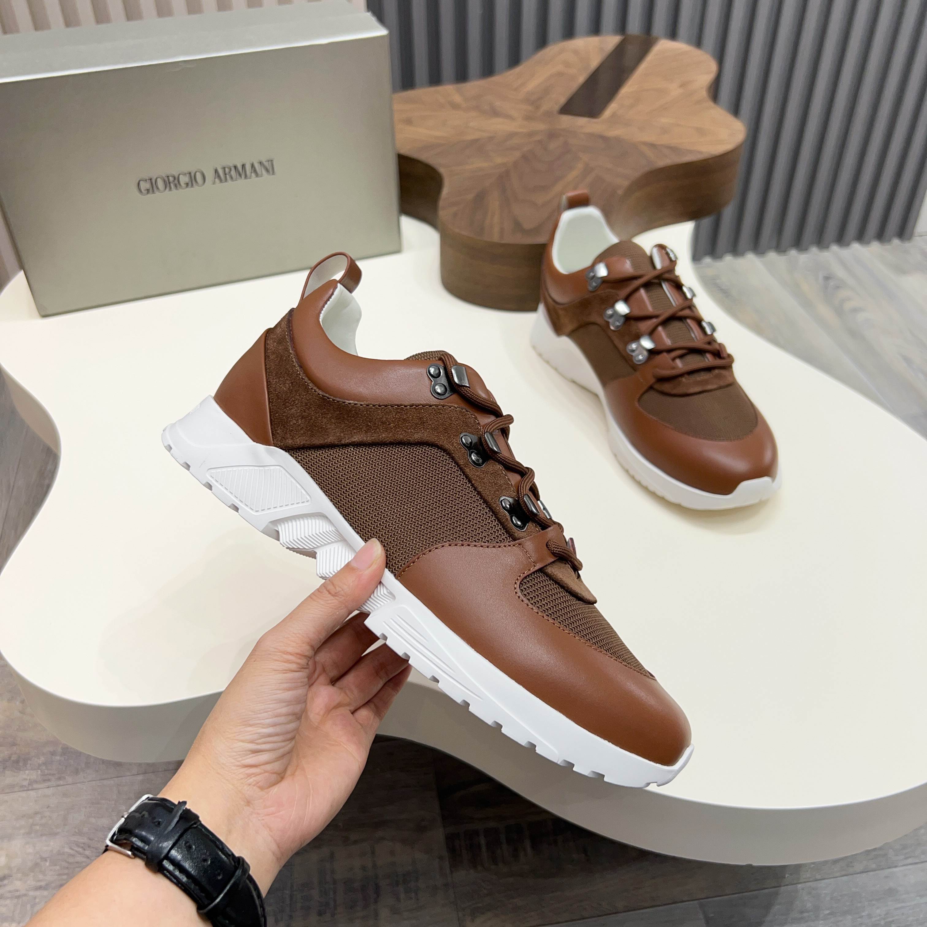 Giorgio Armani Men's Leather Sneakers Classic M-Shape Design 3 a1745154553323 5313