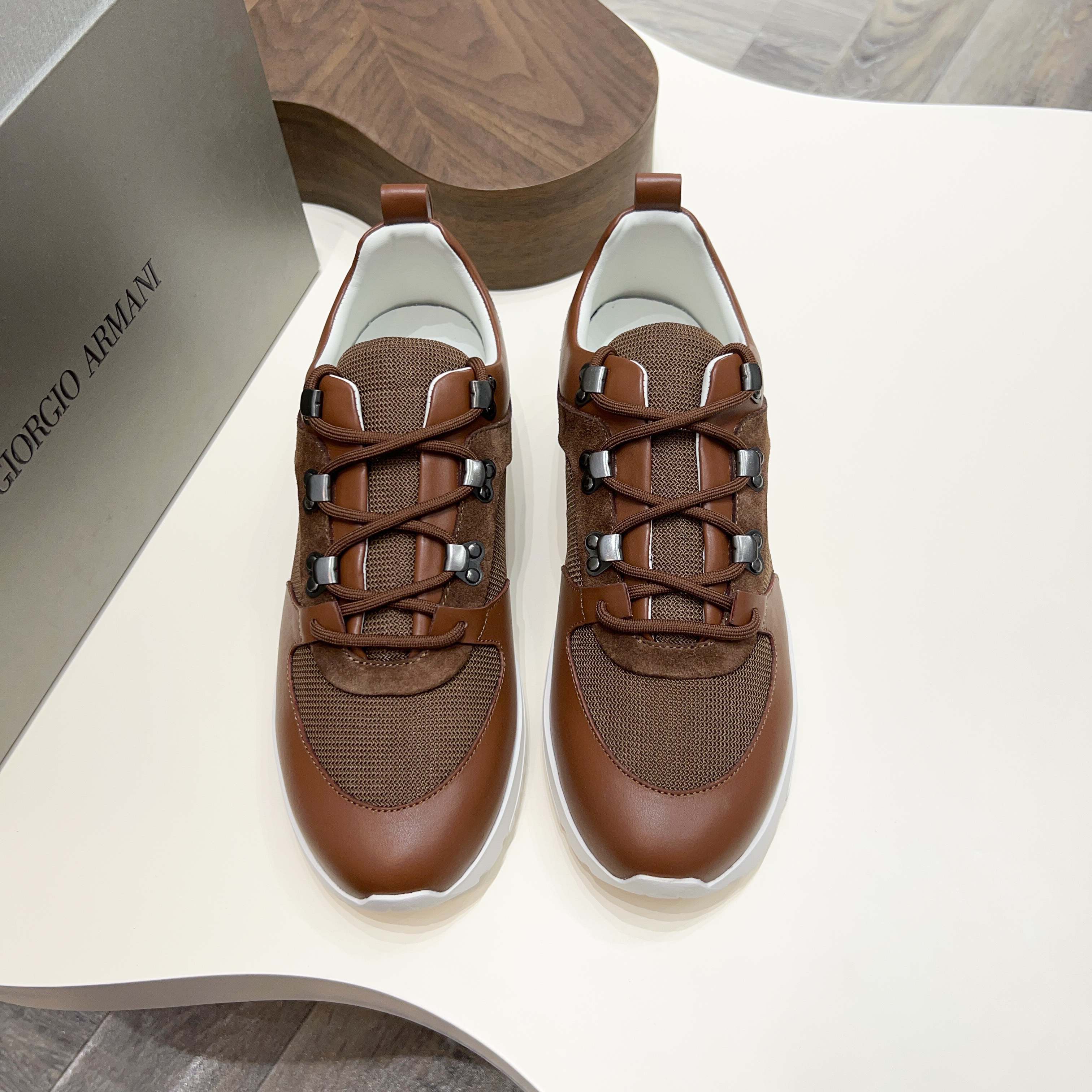 Giorgio Armani Men's Leather Sneakers Classic M-Shape Design 10 a1745154557194 7175
