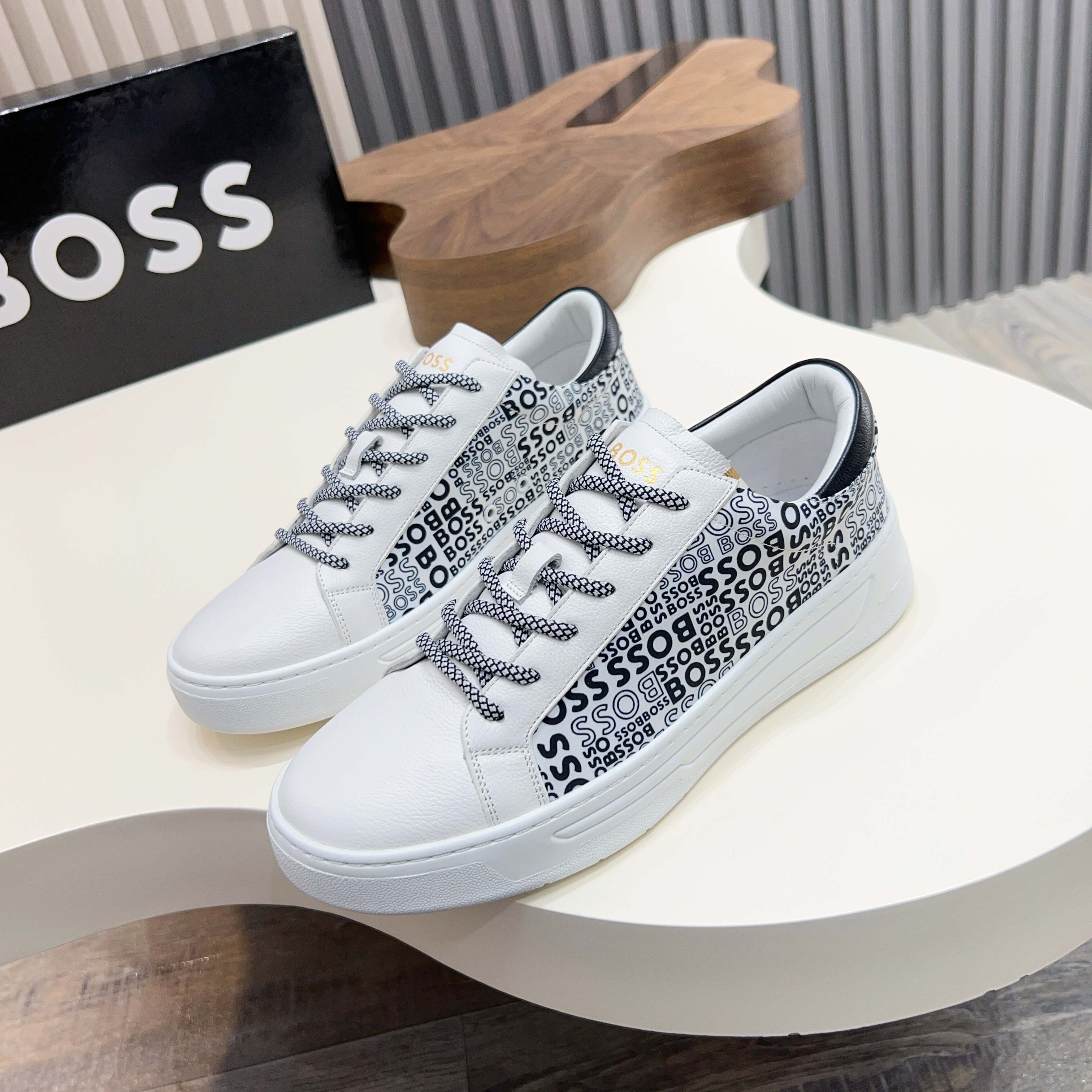 Hugo Boss Men's White Leather Sneaker with Logo Print - Comfort & Style 1 Hugo Boss Men's White Leather Sneaker with Logo Print - Comfort & Style