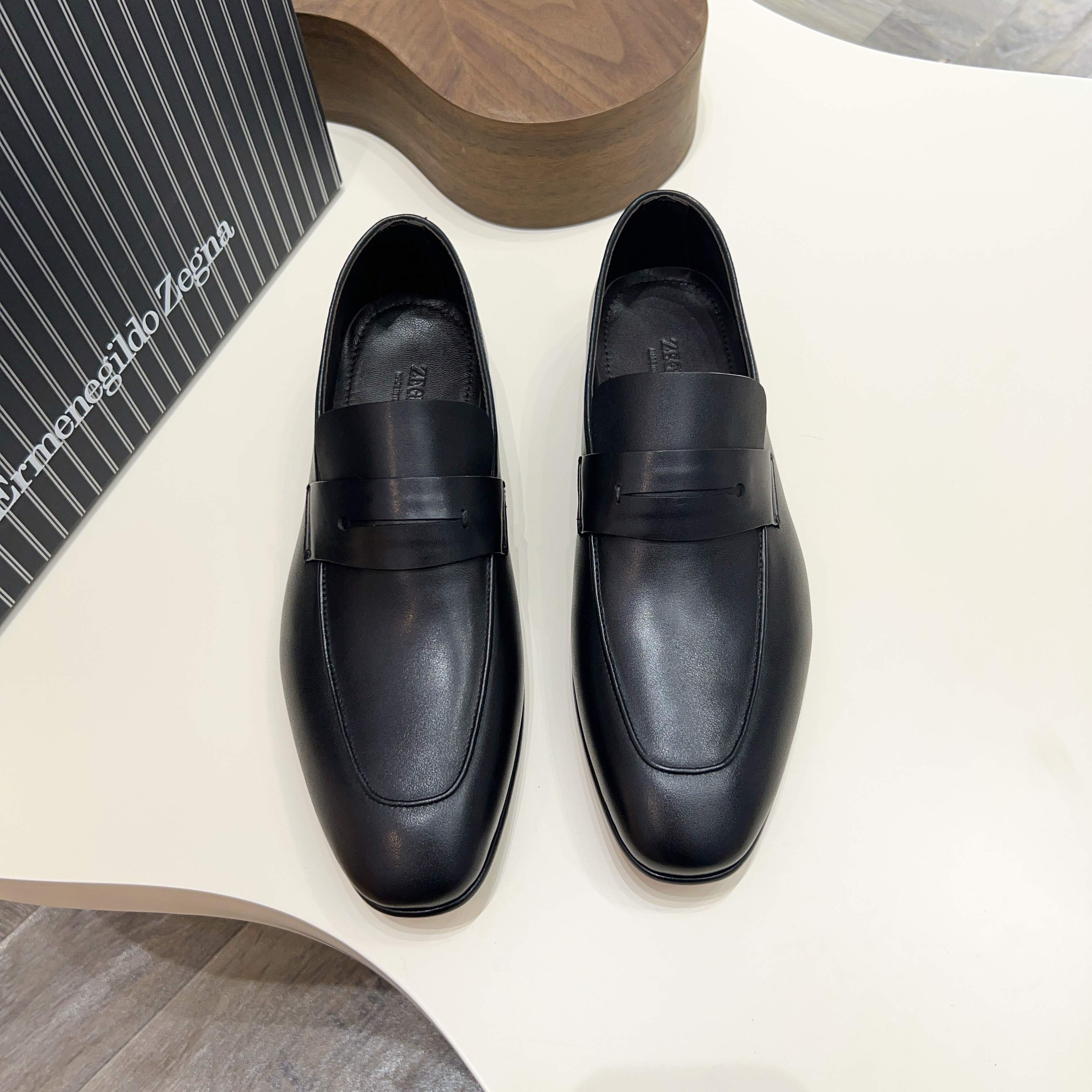 p410 Zegna New Updated Zeg-L'Asola Loafer FlatLos detalles de ojales a medida del modelo L'Asola se 