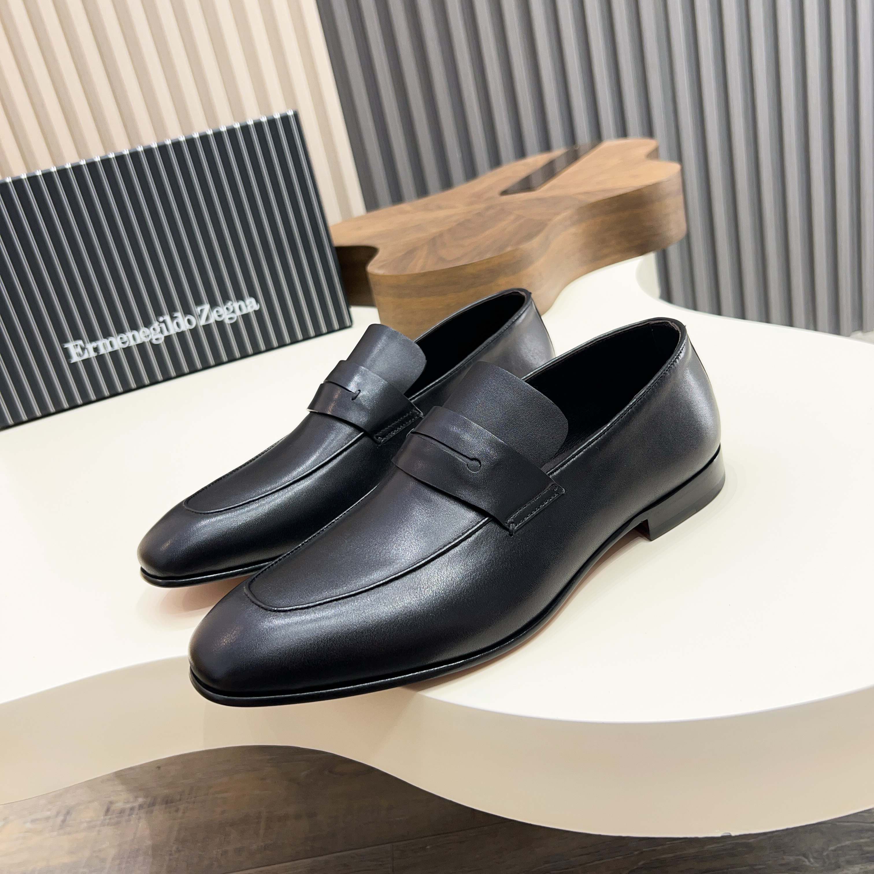 p410 Zegna New Updated Zeg-L'Asola Loafer FlatLos detalles de ojales a medida del modelo L'Asola se 