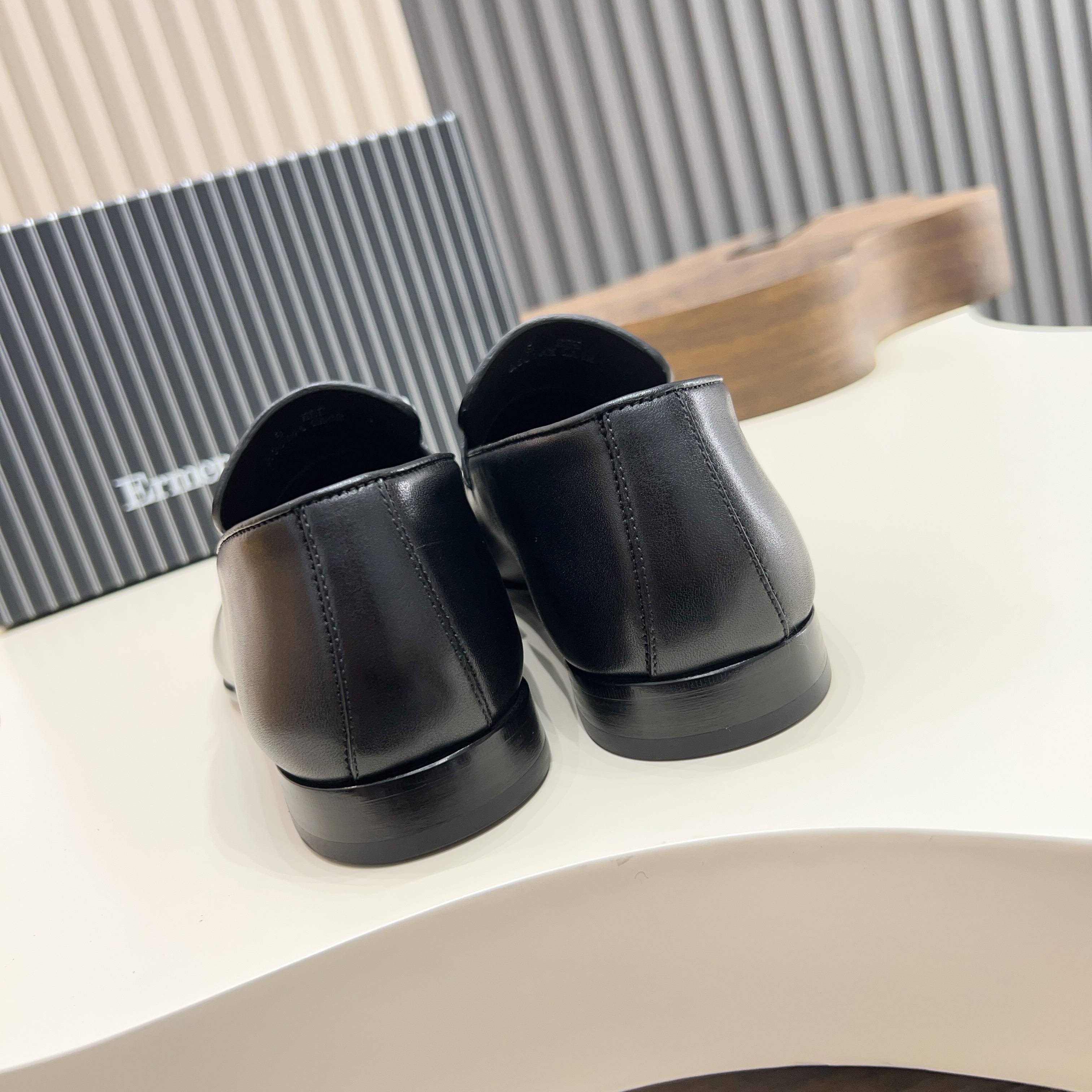 p410 Zegna New Updated Zeg-L'Asola Loafer FlatLos detalles de ojales a medida del modelo L'Asola se 