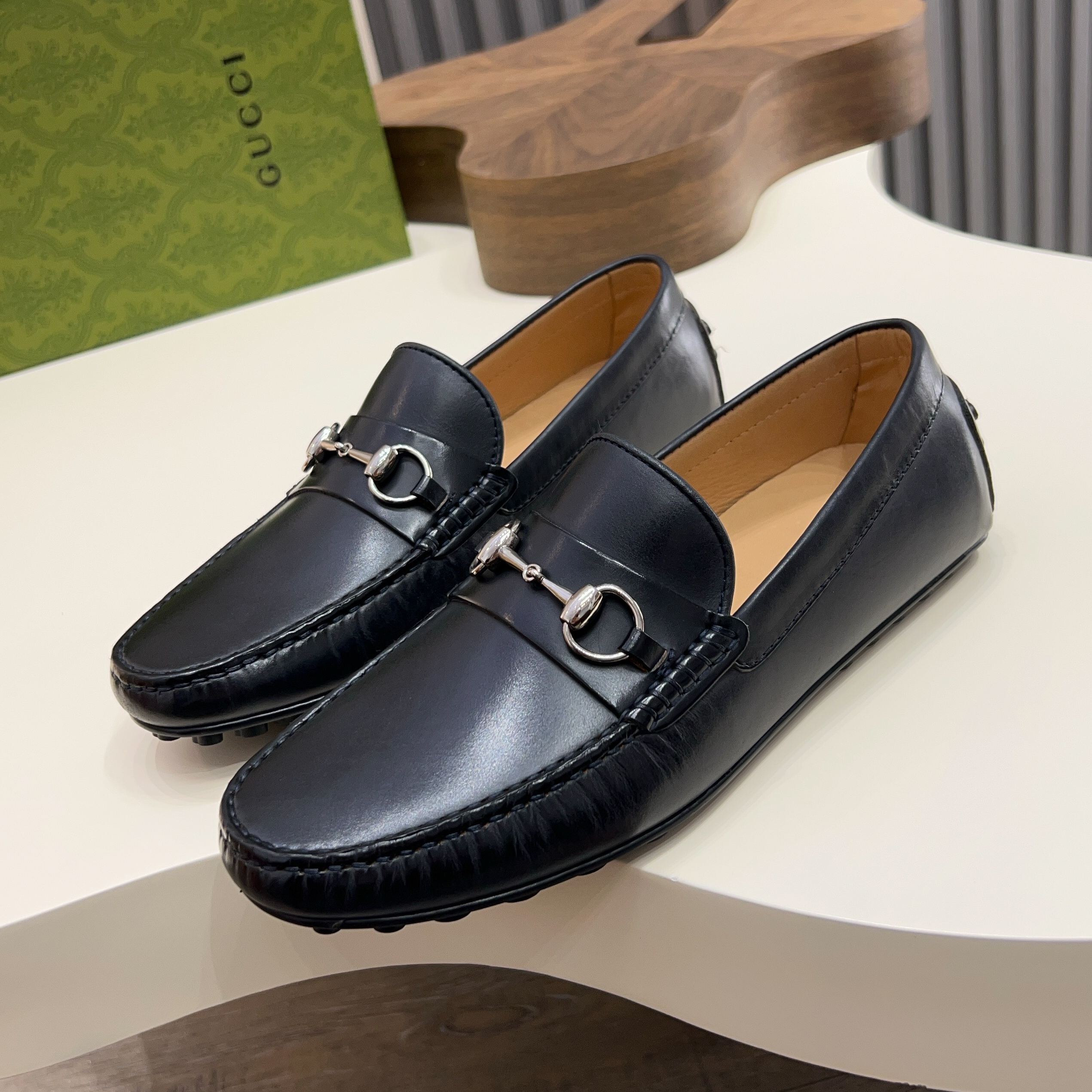 NO:346210,Gucci high-end quality first layer cowhide inner size 39-44 38 45 order Gucci high-end quality, gucci,cowhide19860909Gucci 高端品质 头层牛皮牛皮内里  尺码39-44 38 45订 Gucci 高端品质,,gucci,cowhide,Men's shoes