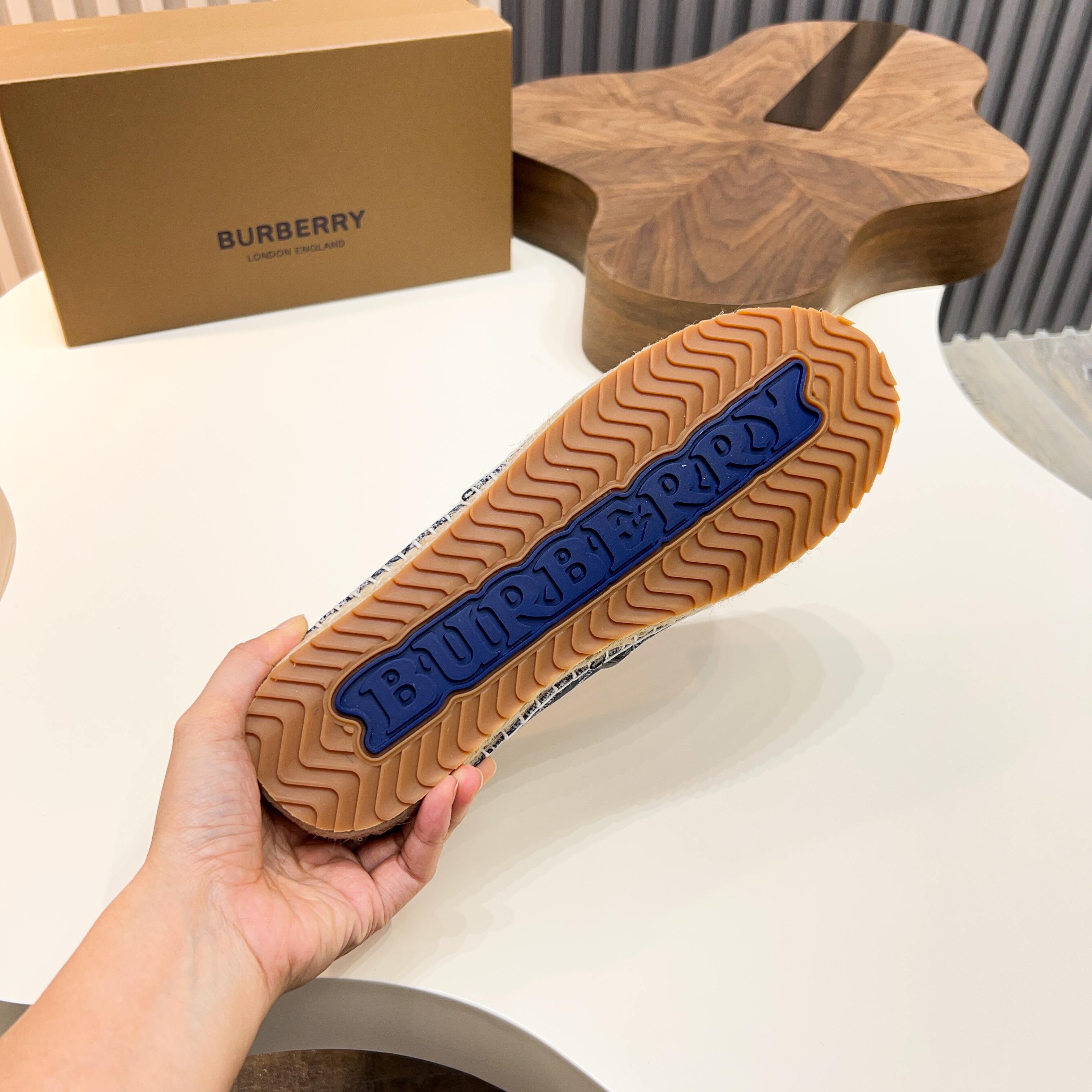 Zapatillas Burberry Canvas Check One-Step para hombre! La parte superior sigue siendo el clásico dis