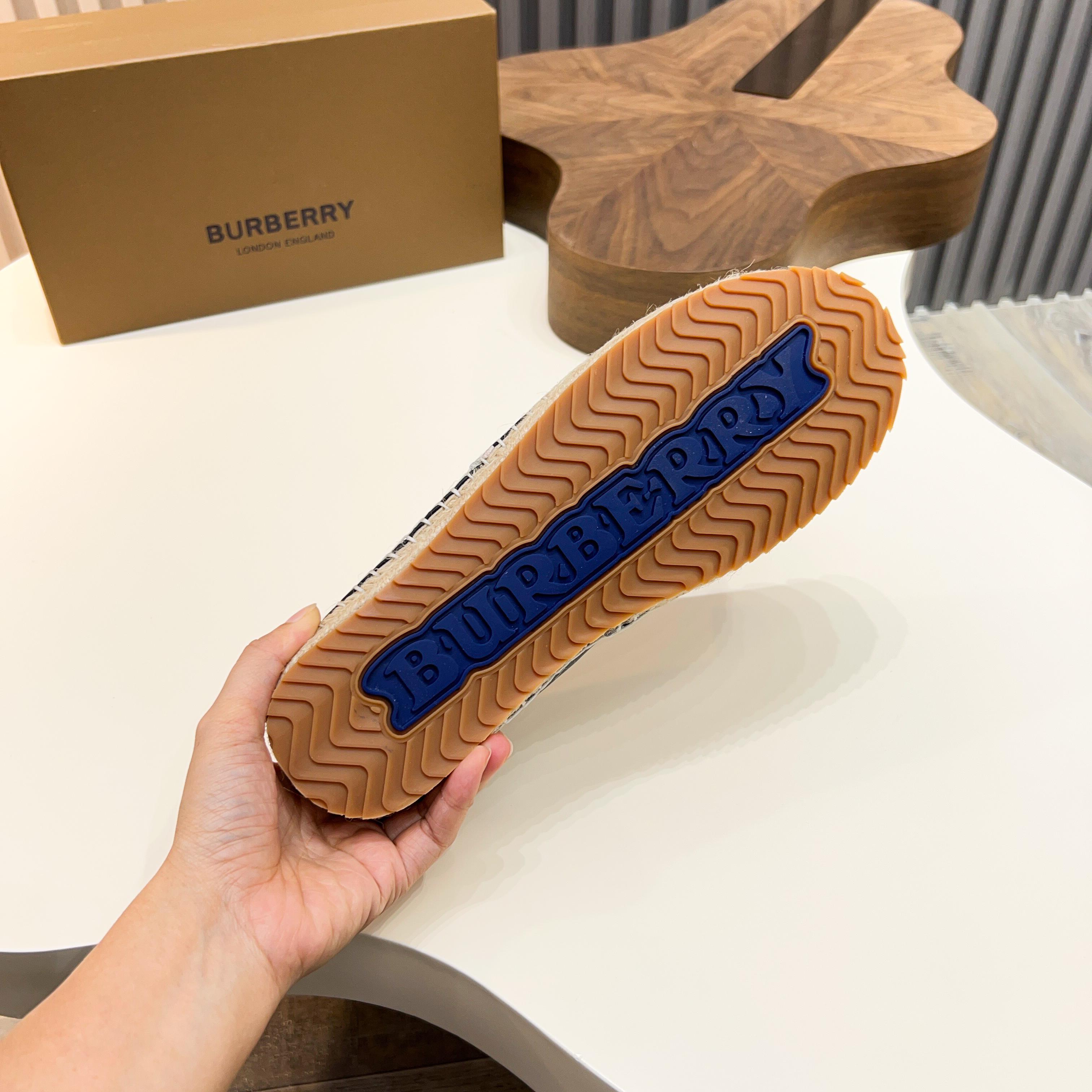 Zapatillas Burberry Canvas Check One-Step para hombre! La parte superior sigue siendo el clásico dis
