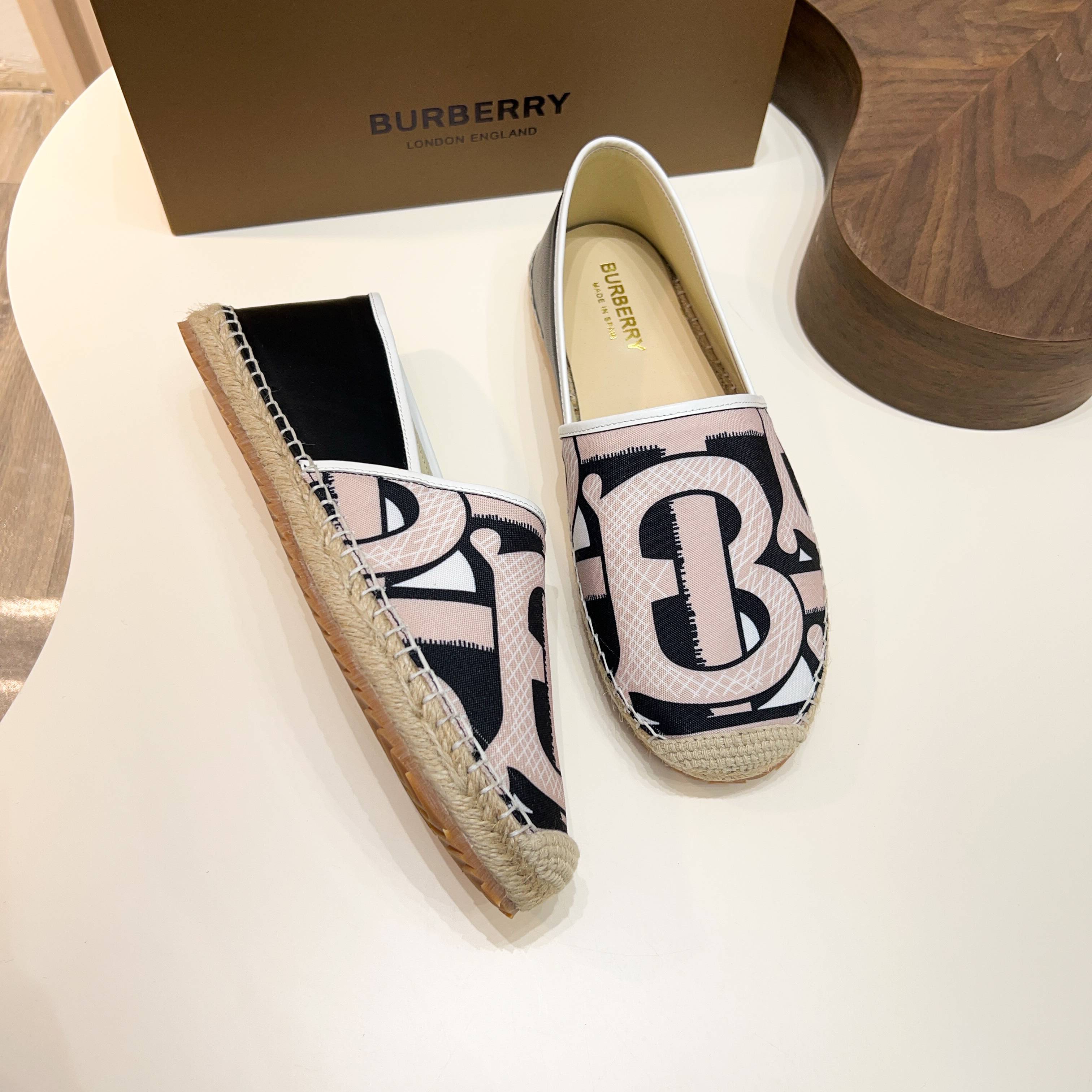 Zapatillas Burberry Canvas Check One-Step para hombre! La parte superior sigue siendo el clásico dis