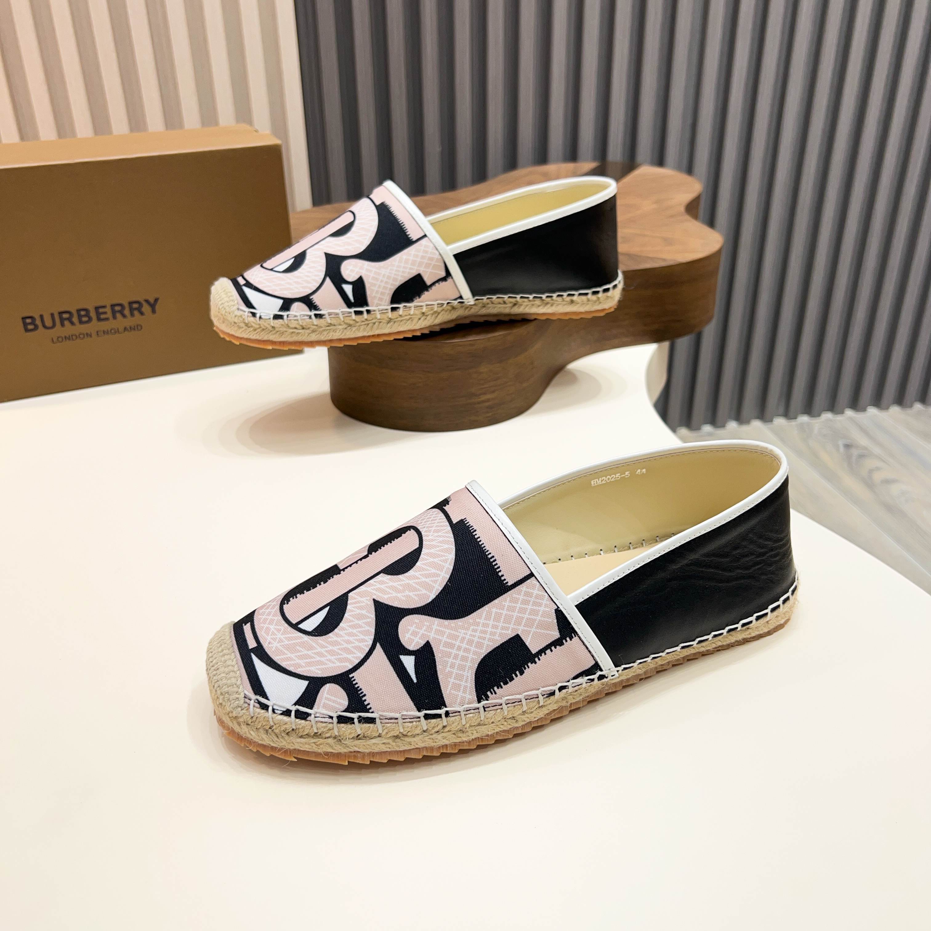 Zapatillas Burberry Canvas Check One-Step para hombre! La parte superior sigue siendo el clásico dis