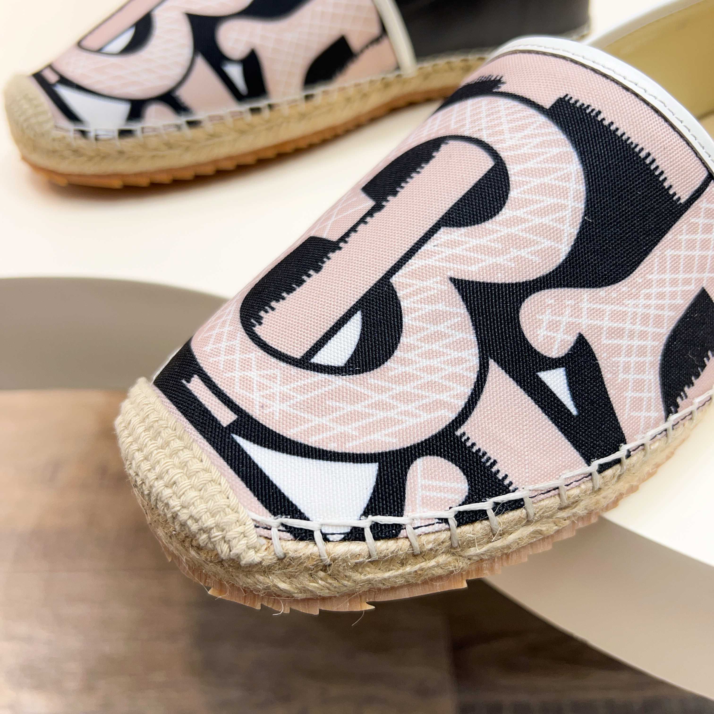 Zapatillas Burberry Canvas Check One-Step para hombre! La parte superior sigue siendo el clásico dis