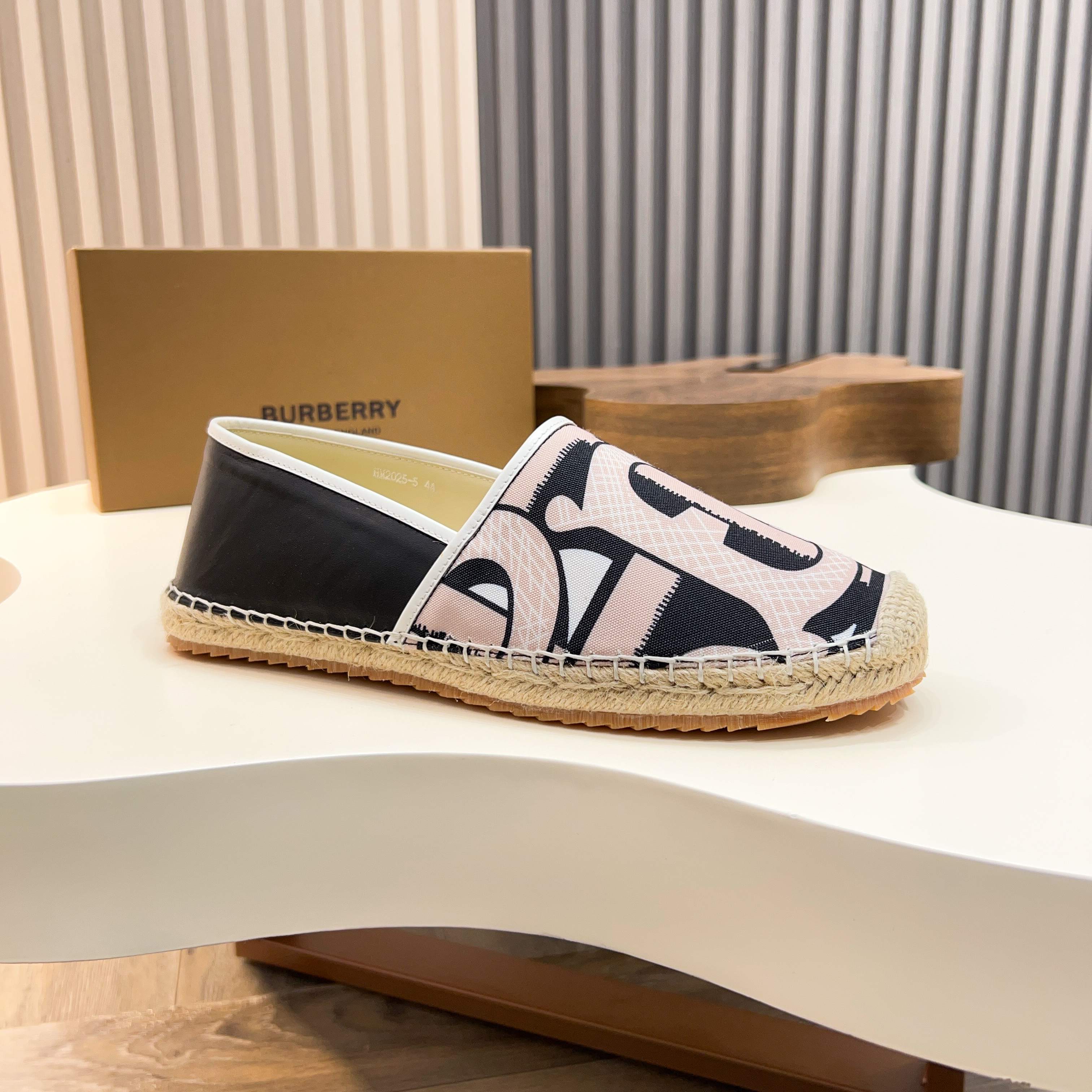 Zapatillas Burberry Canvas Check One-Step para hombre! La parte superior sigue siendo el clásico dis