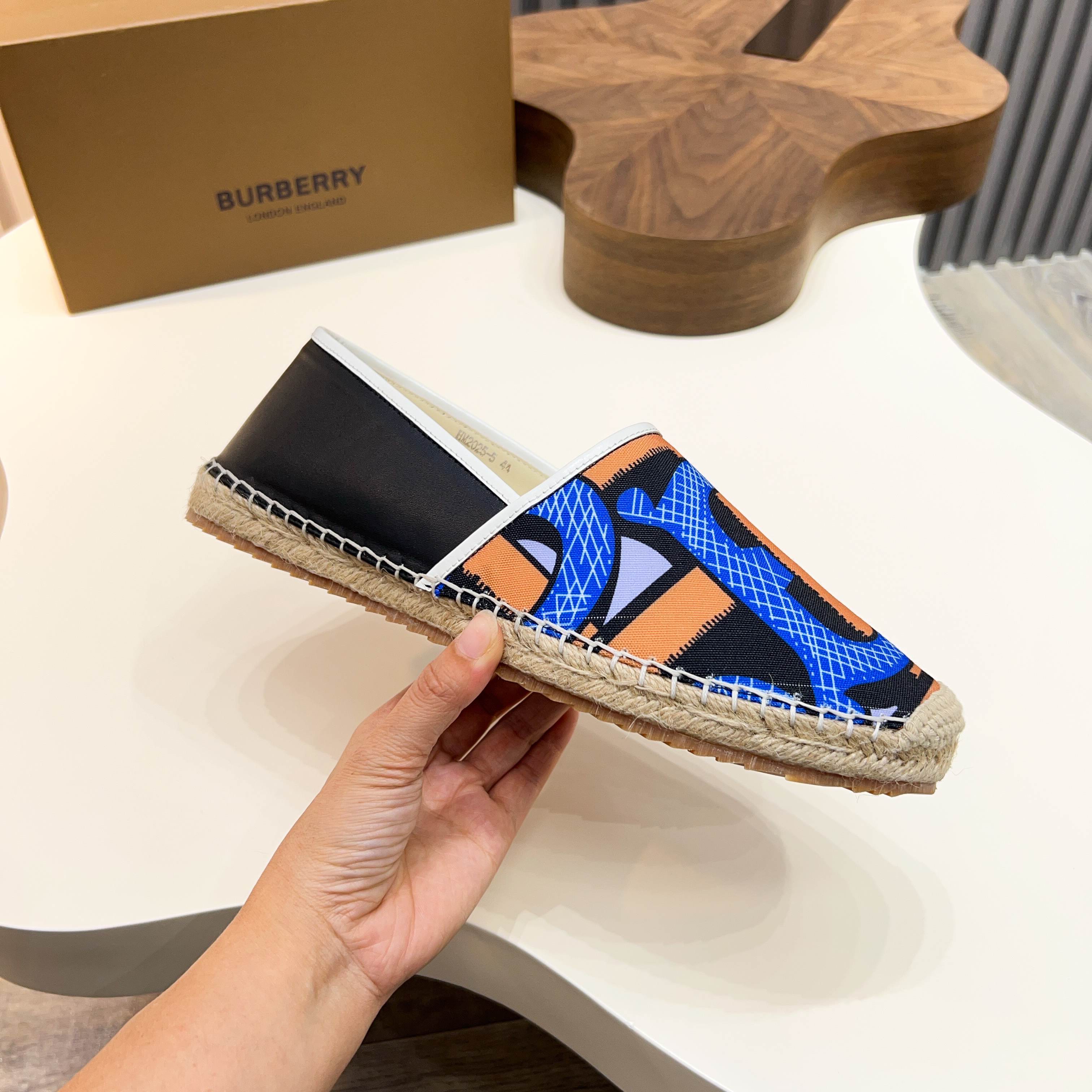 Zapatillas Burberry Canvas Check One-Step para hombre! La parte superior sigue siendo el clásico dis