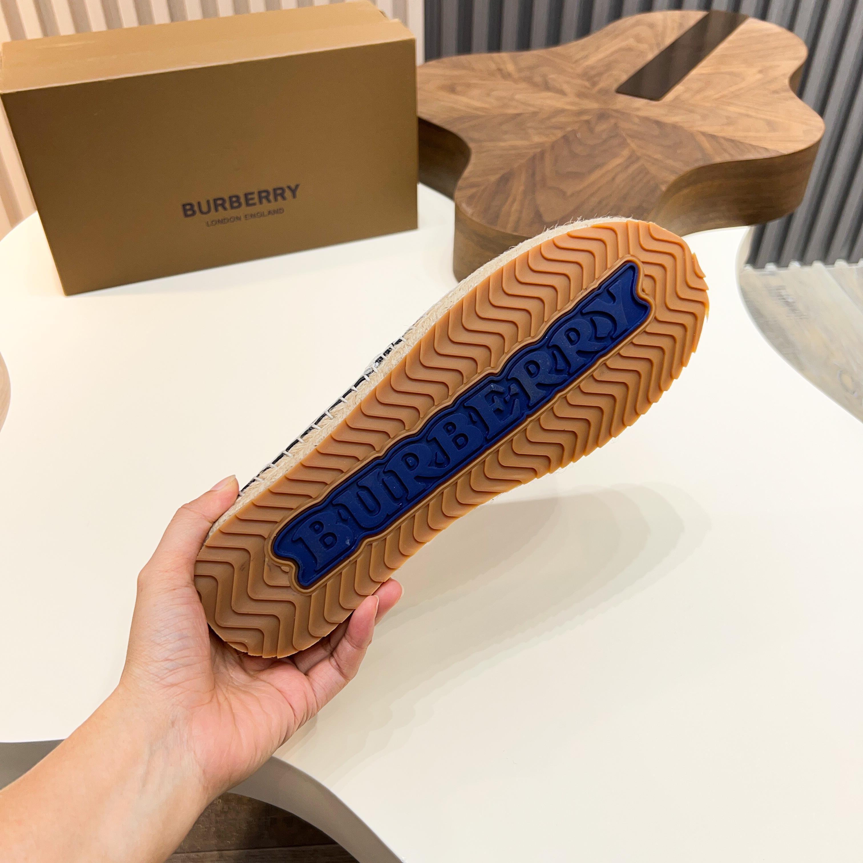 Zapatillas Burberry Canvas Check One-Step para hombre! La parte superior sigue siendo el clásico dis