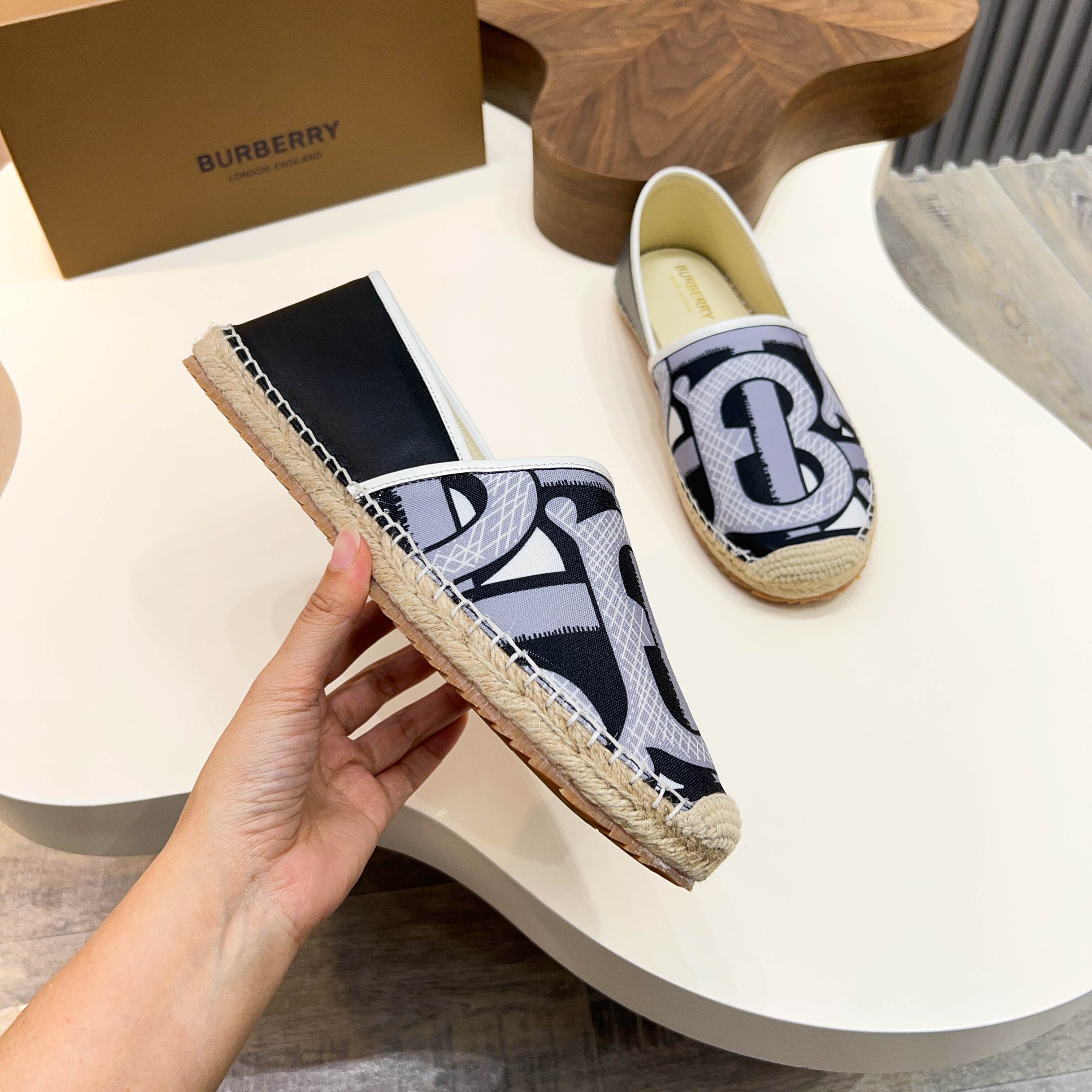 Zapatillas Burberry Canvas Check One-Step para hombre! La parte superior sigue siendo el clásico dis