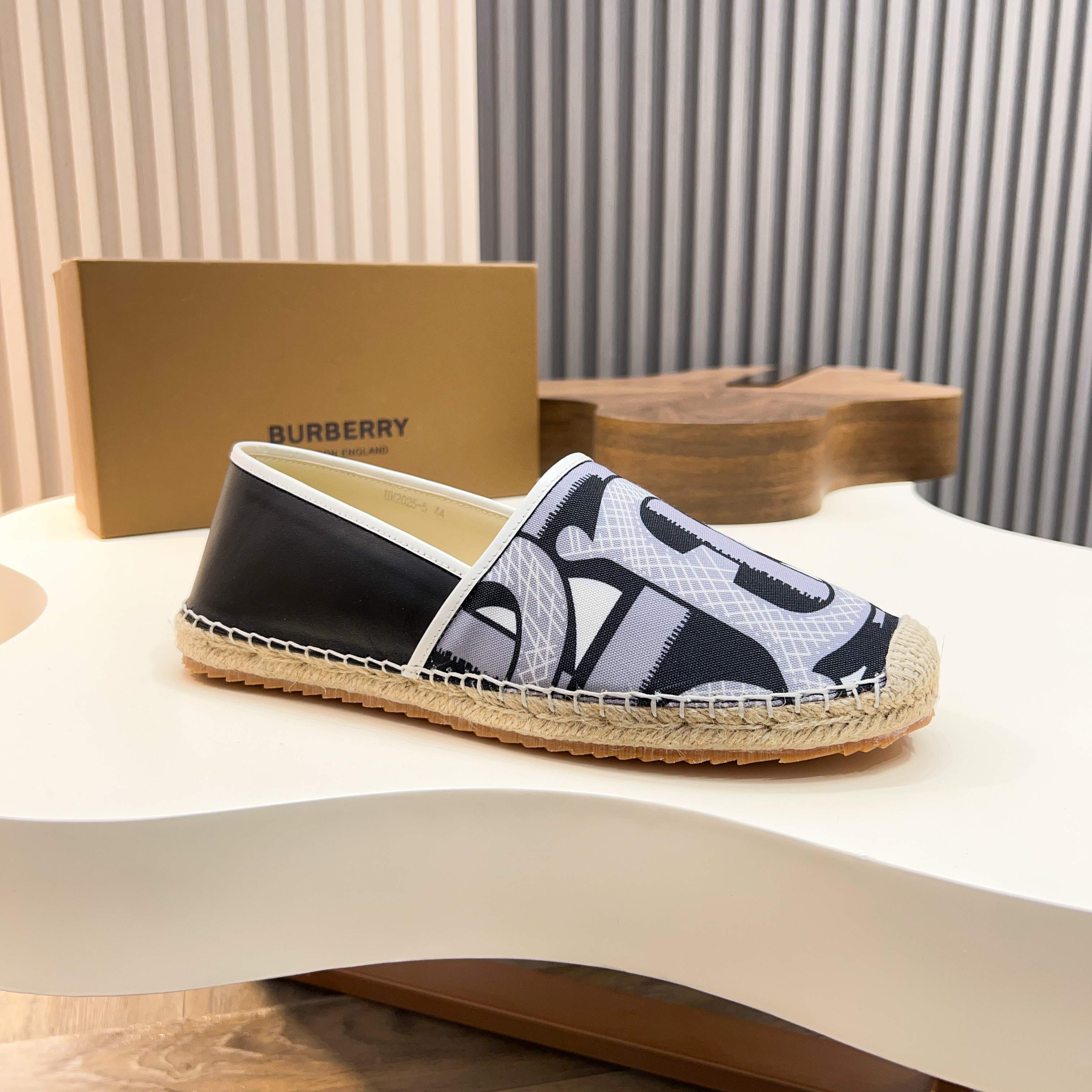 Zapatillas Burberry Canvas Check One-Step para hombre! La parte superior sigue siendo el clásico dis