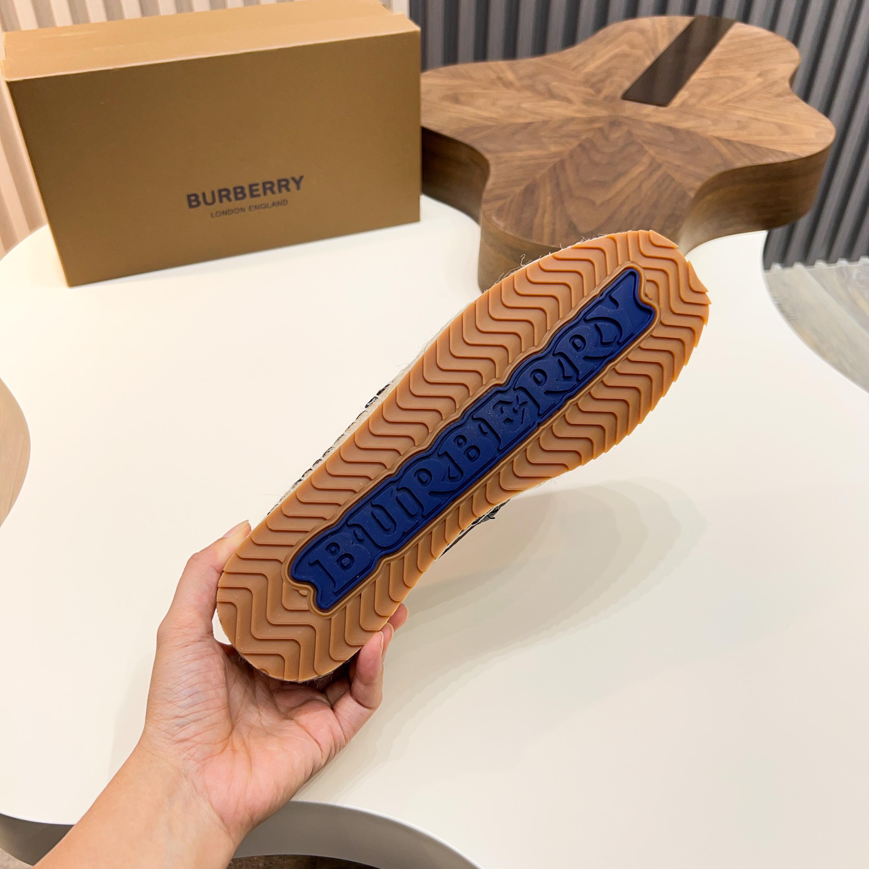 Zapatillas Burberry Canvas Check One-Step para hombre! La parte superior sigue siendo el clásico dis