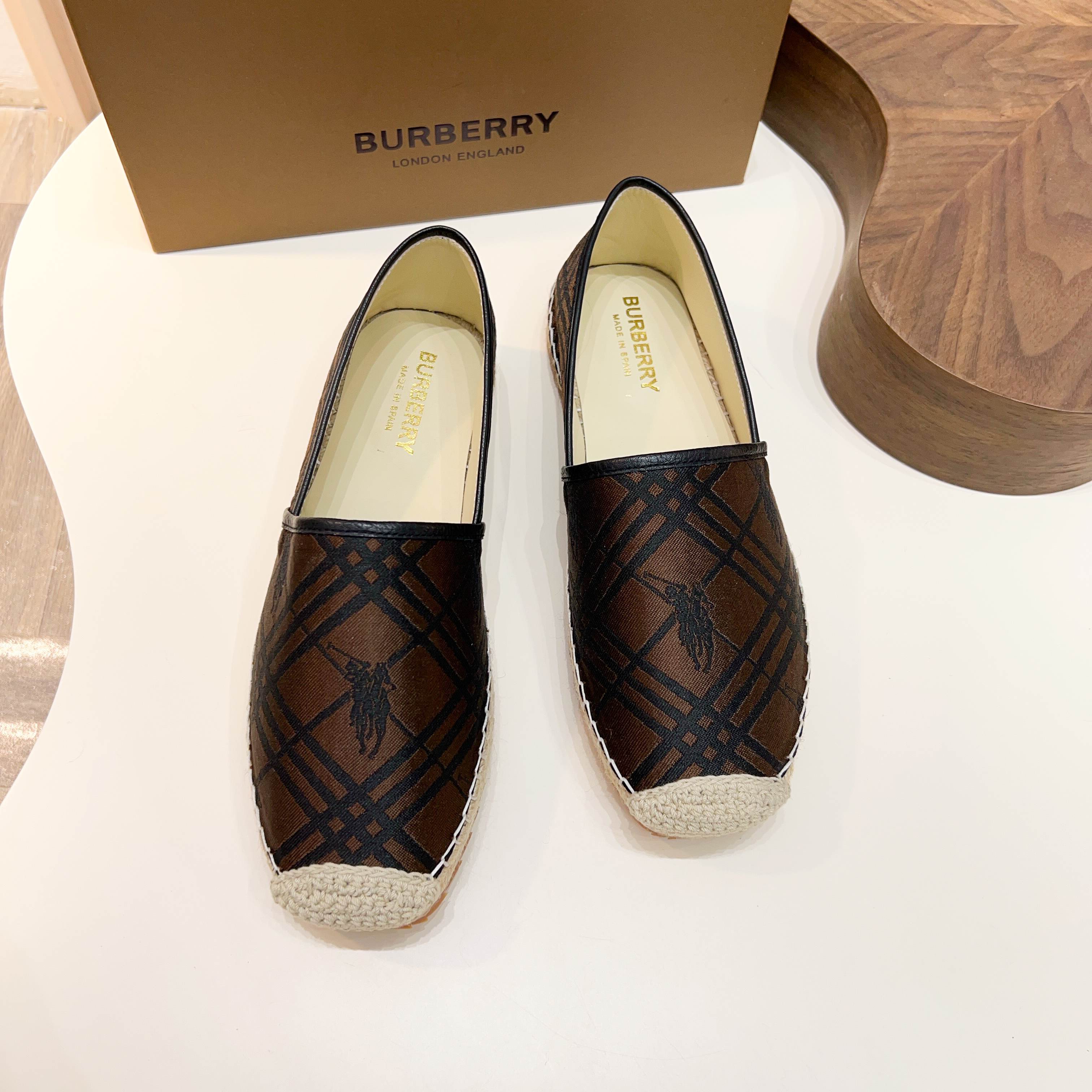 Zapatillas Burberry Canvas Check One-Step para hombre! La parte superior sigue siendo el clásico dis