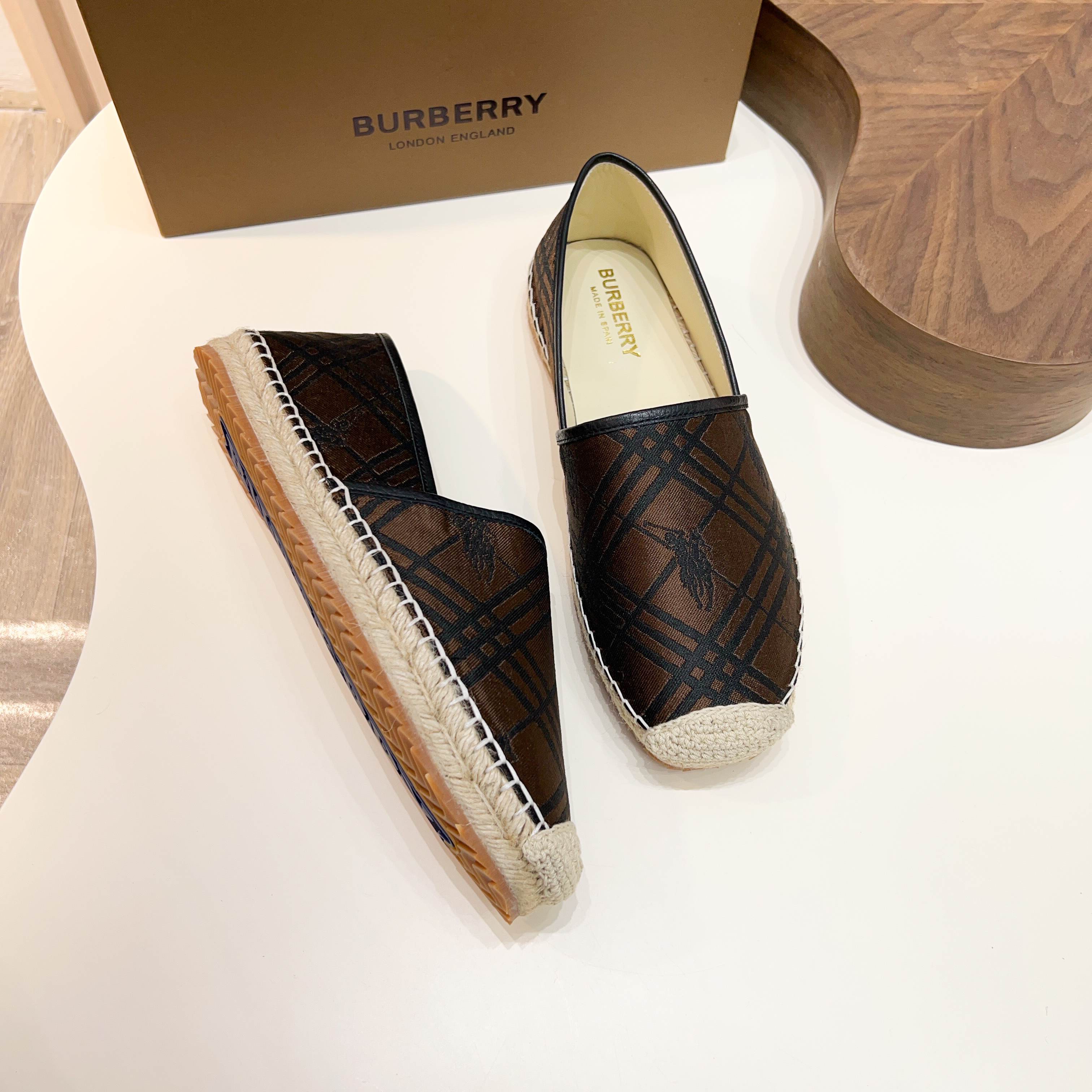 Zapatillas Burberry Canvas Check One-Step para hombre! La parte superior sigue siendo el clásico dis